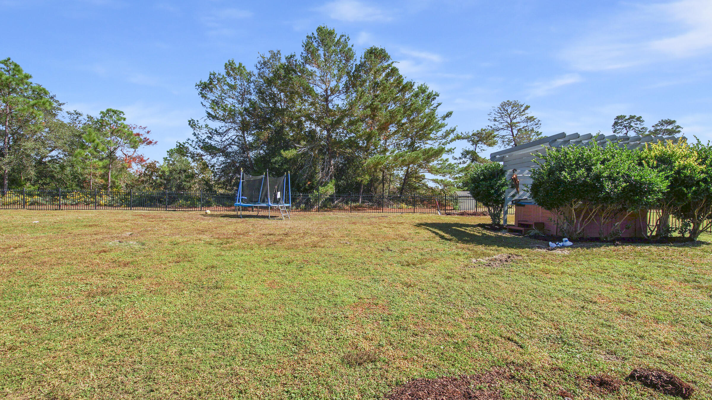 538 W Club House Drive