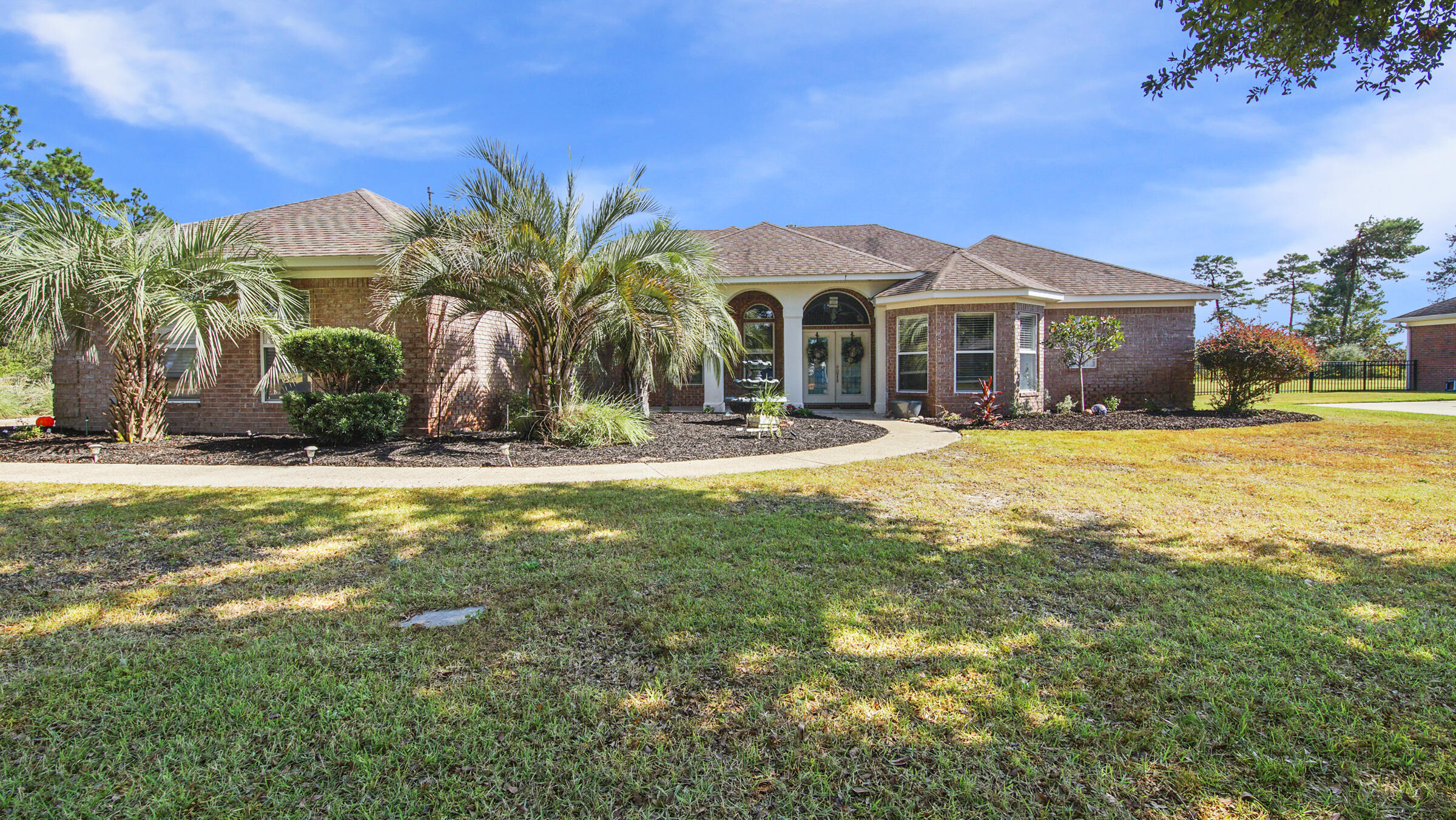 538 W Club House Drive