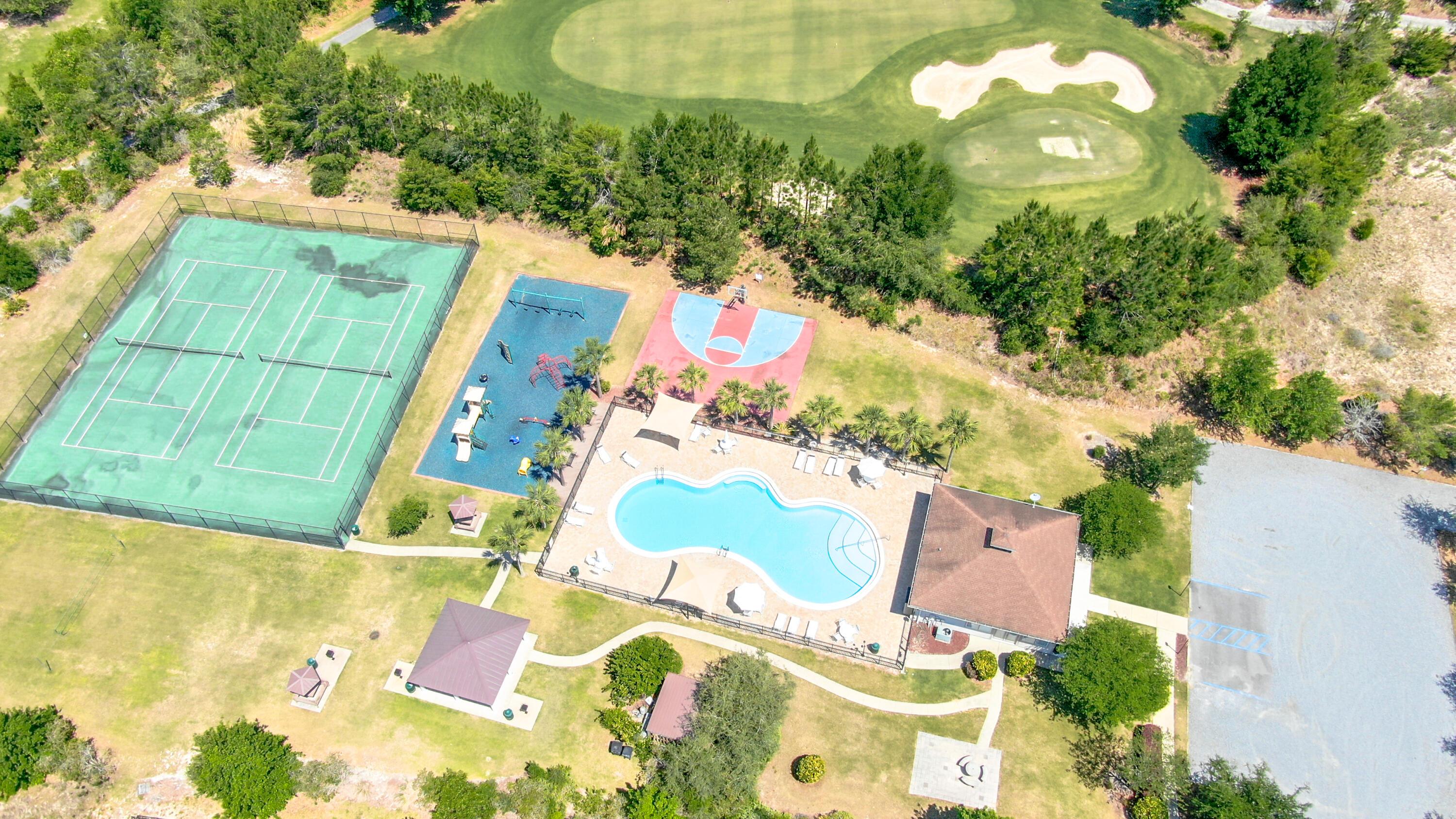 538 W Club House Drive