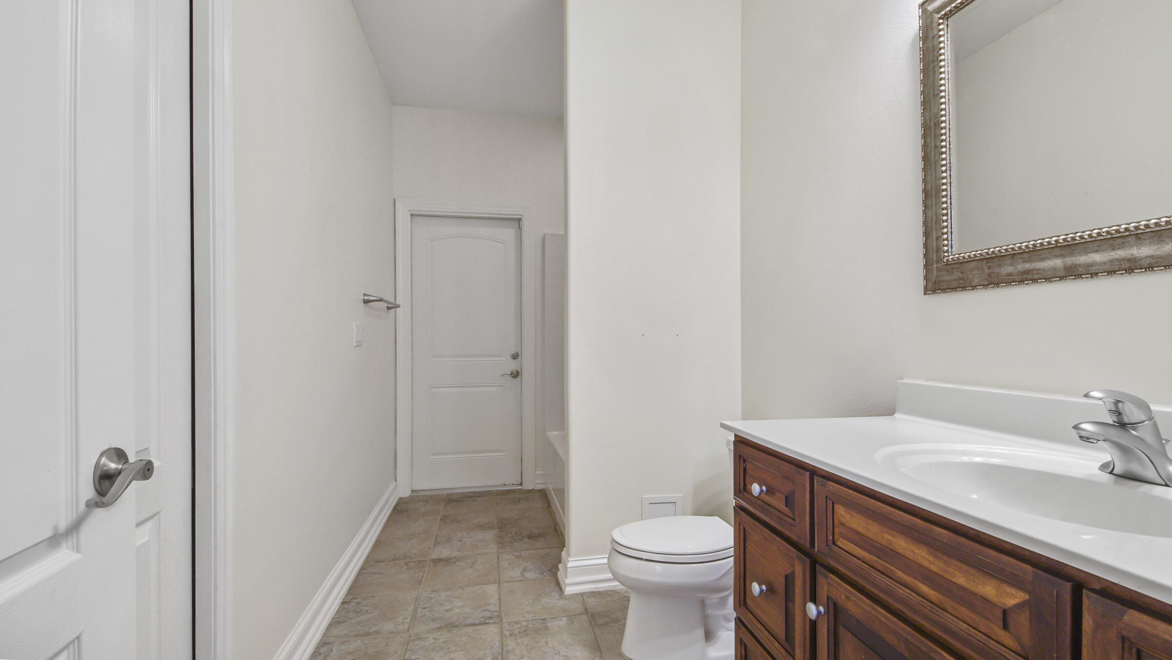 538 W Club House Drive