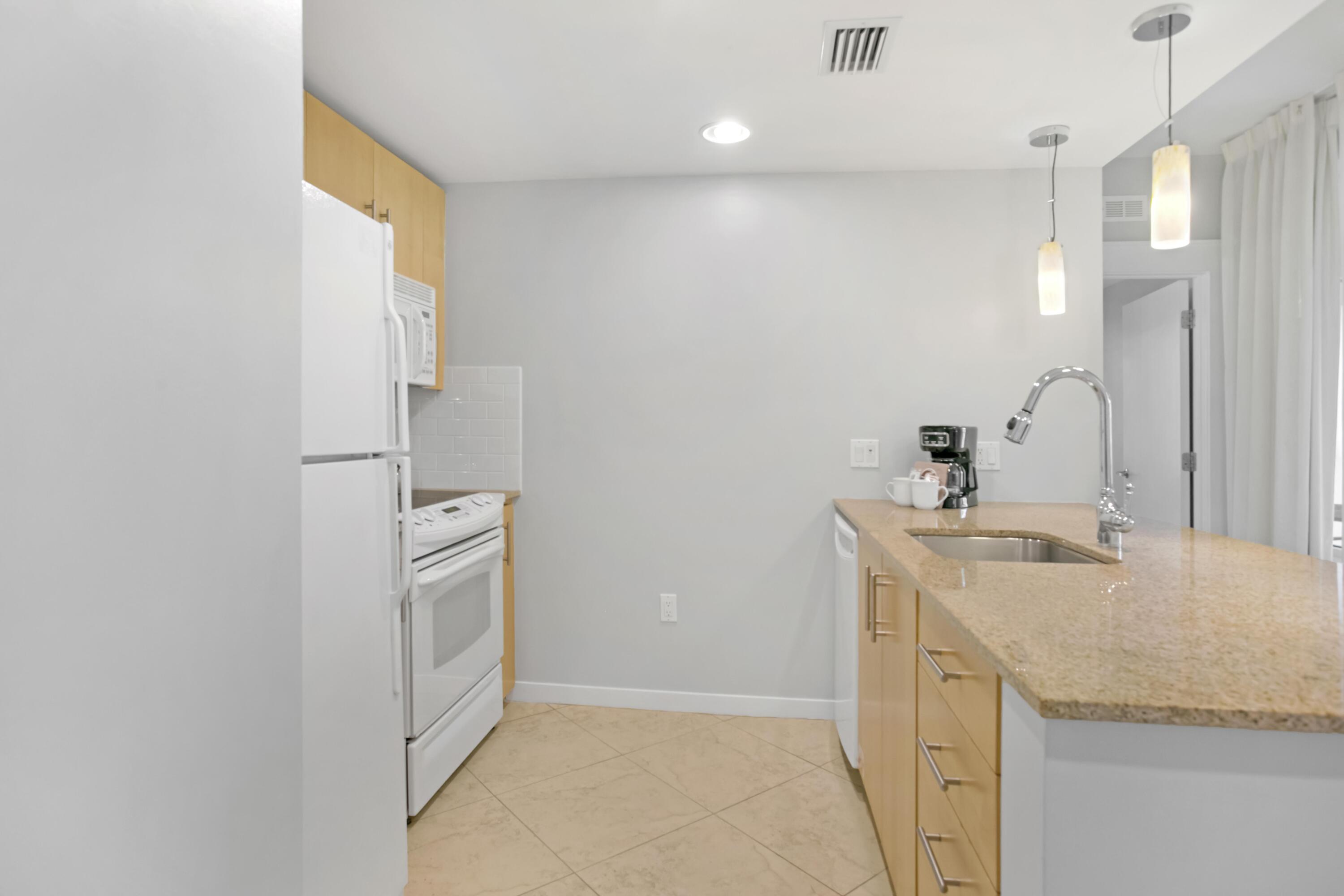 9800 Grand Sandestin Boulevard, 5202/5204