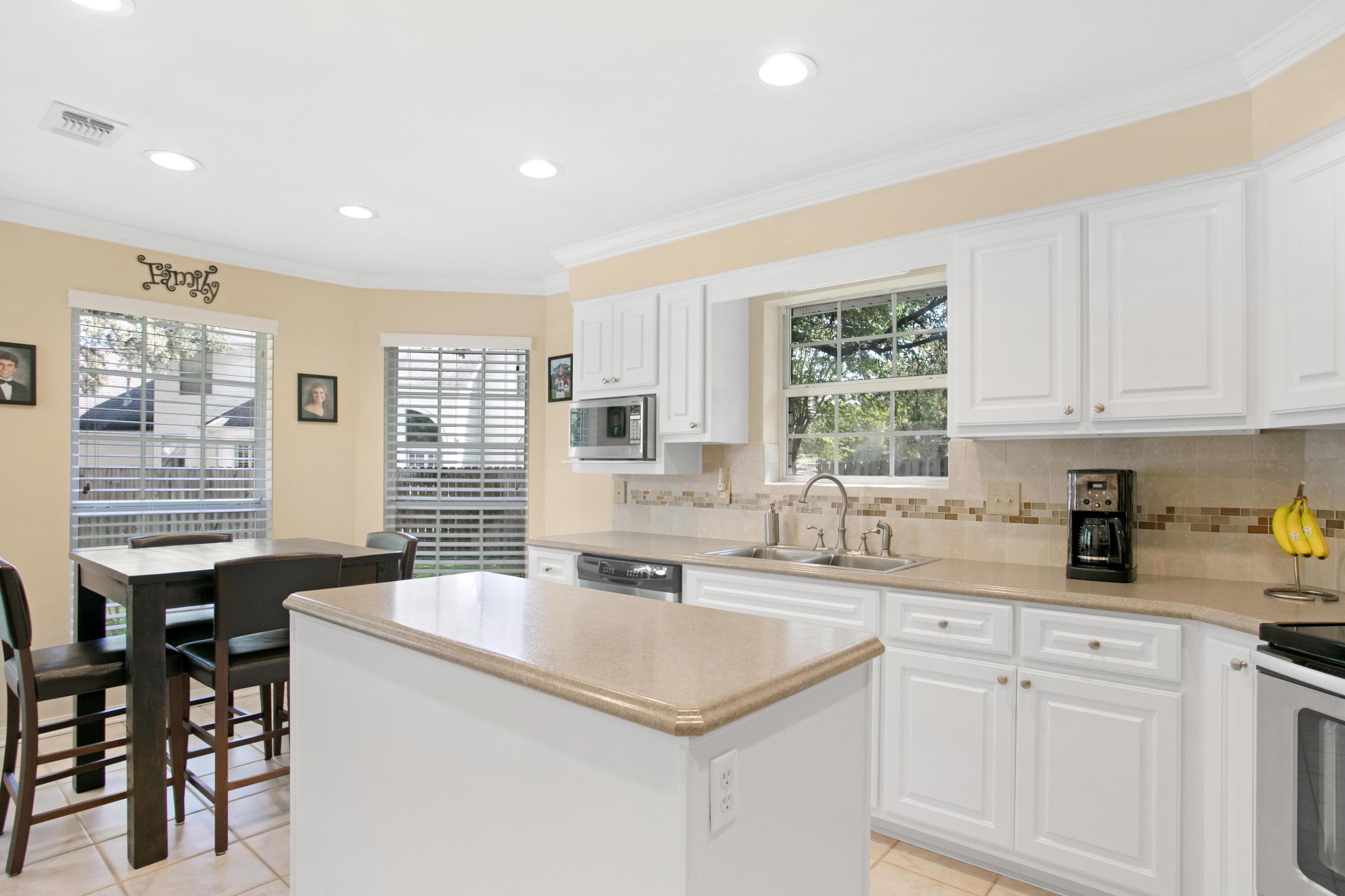 1708 Ashview Cove