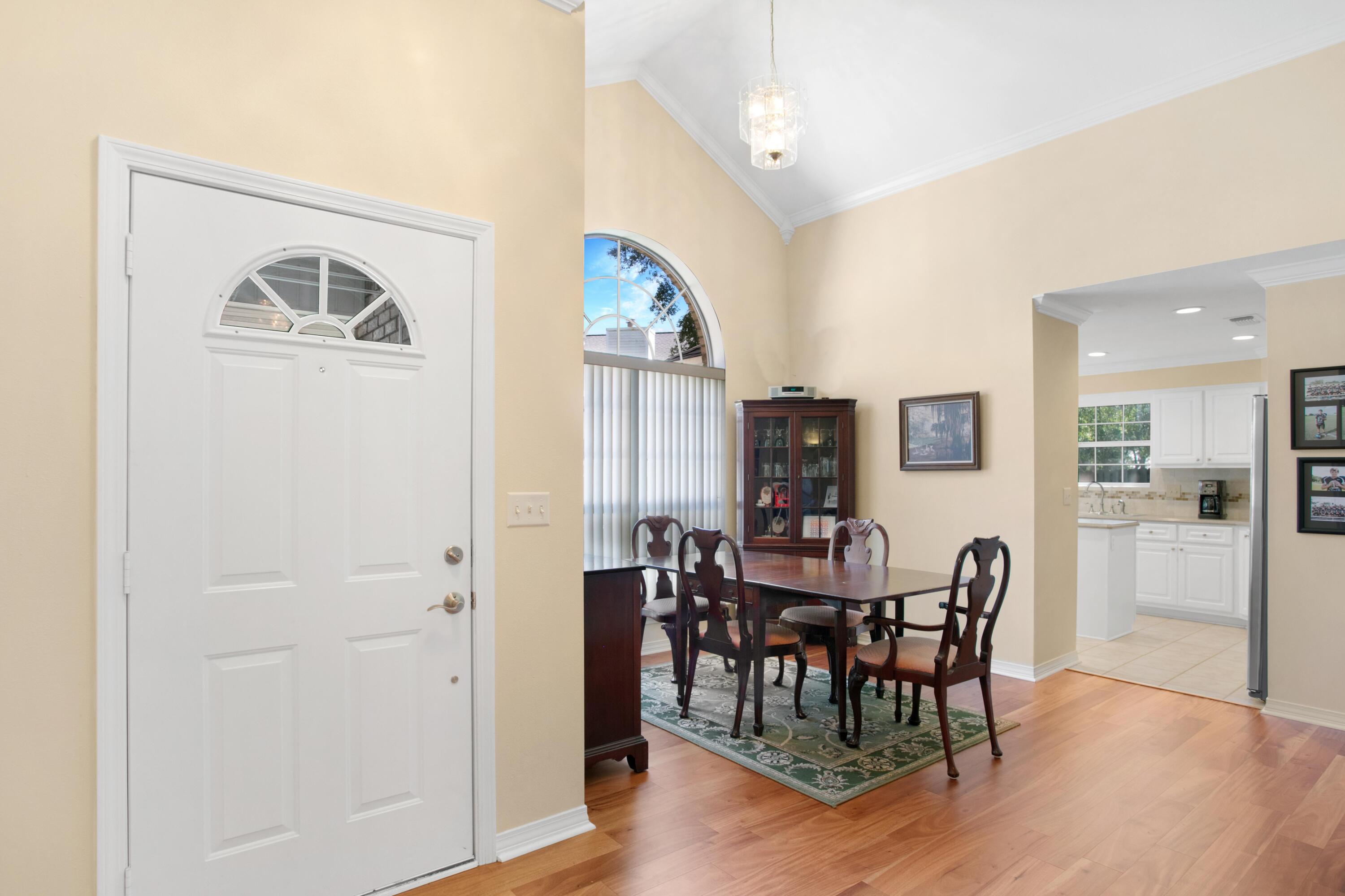 1708 Ashview Cove