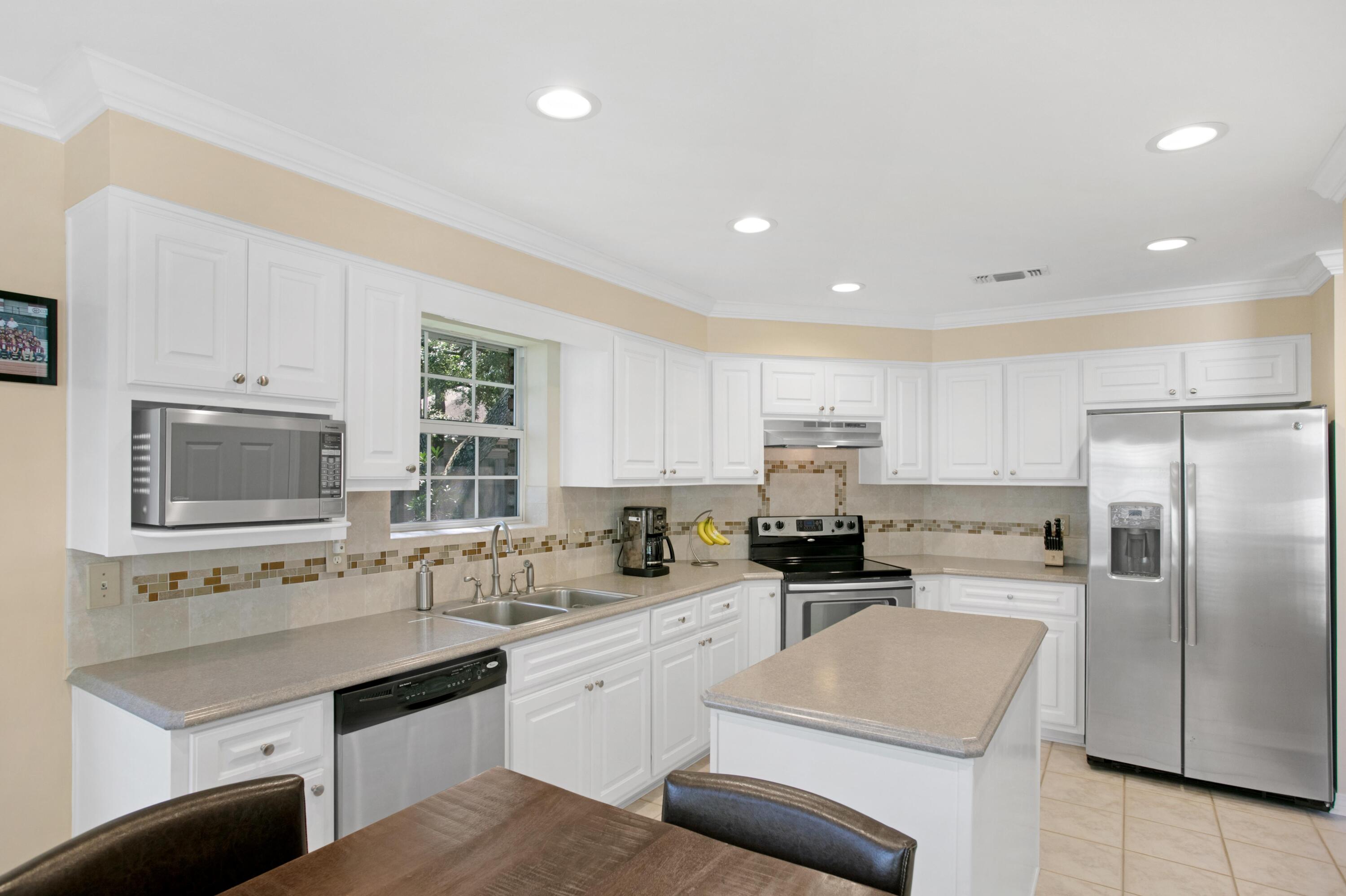 1708 Ashview Cove