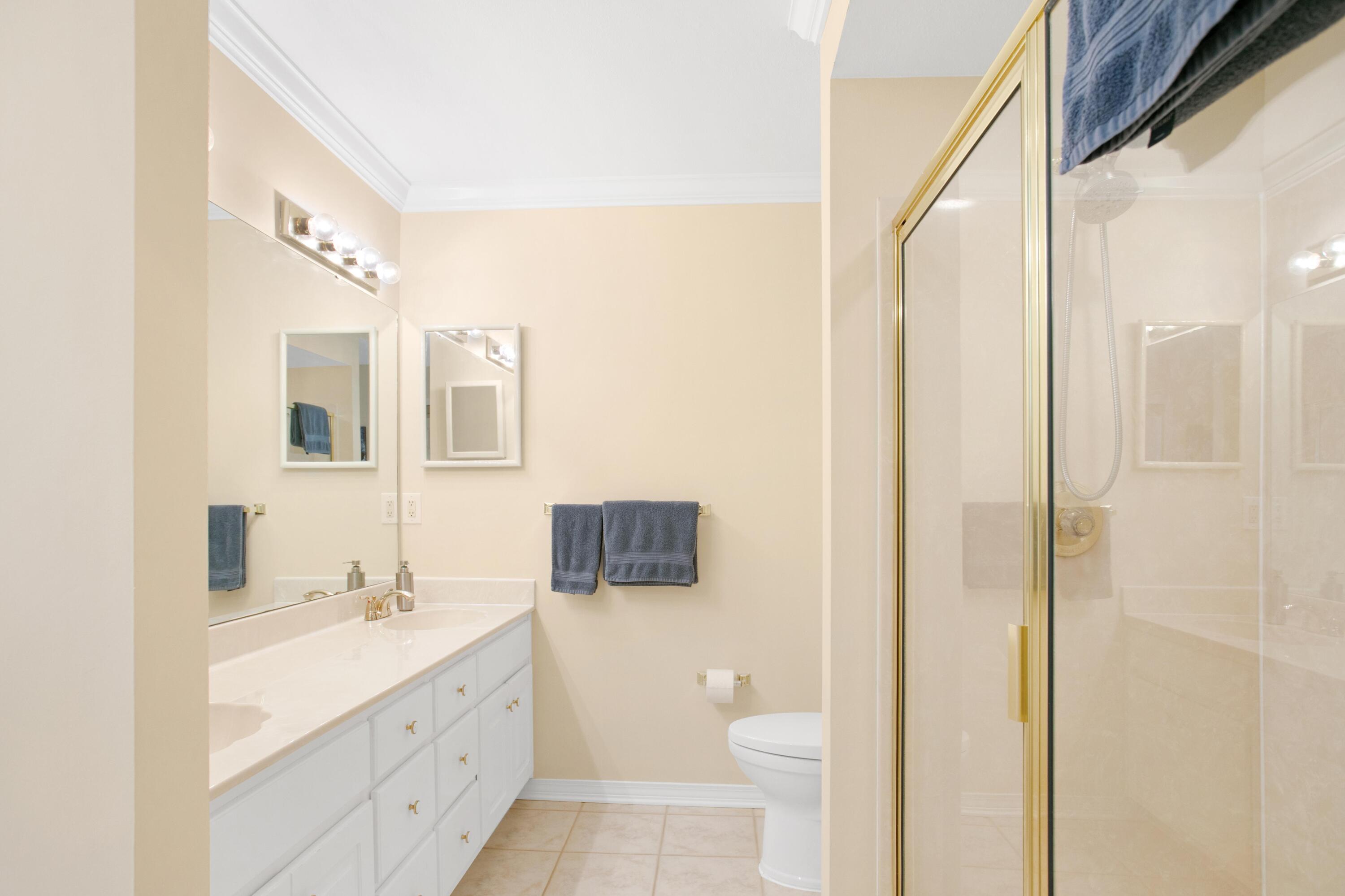 1708 Ashview Cove