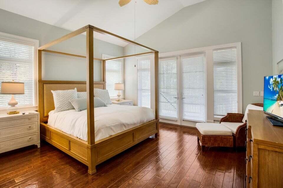 8102 Inspiration Drive, E2
