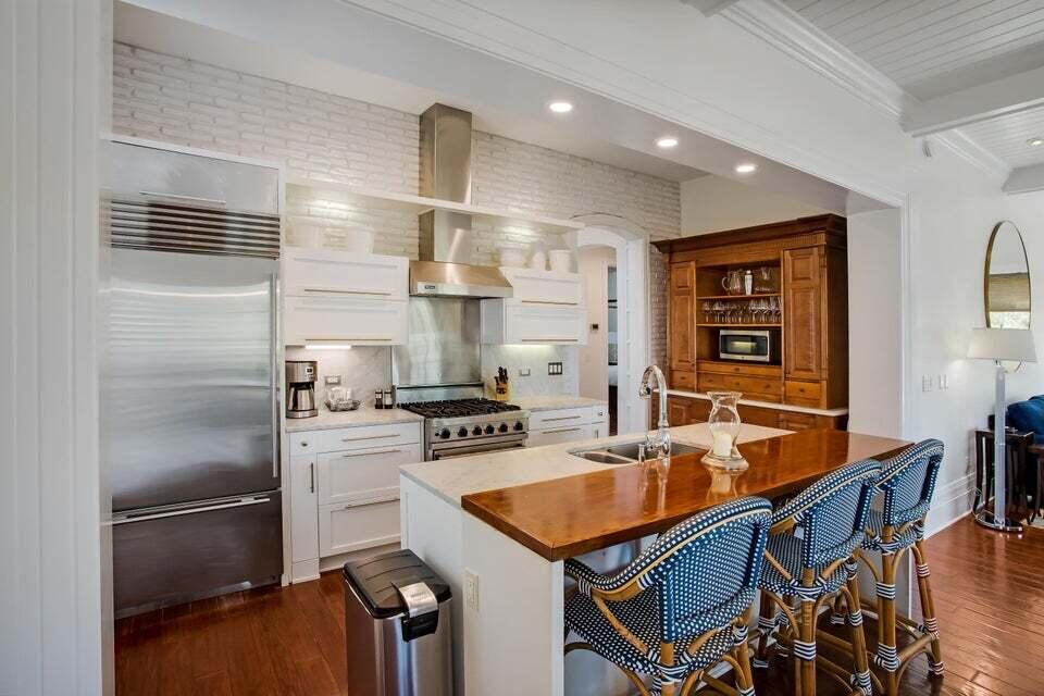8102 Inspiration Drive, E2