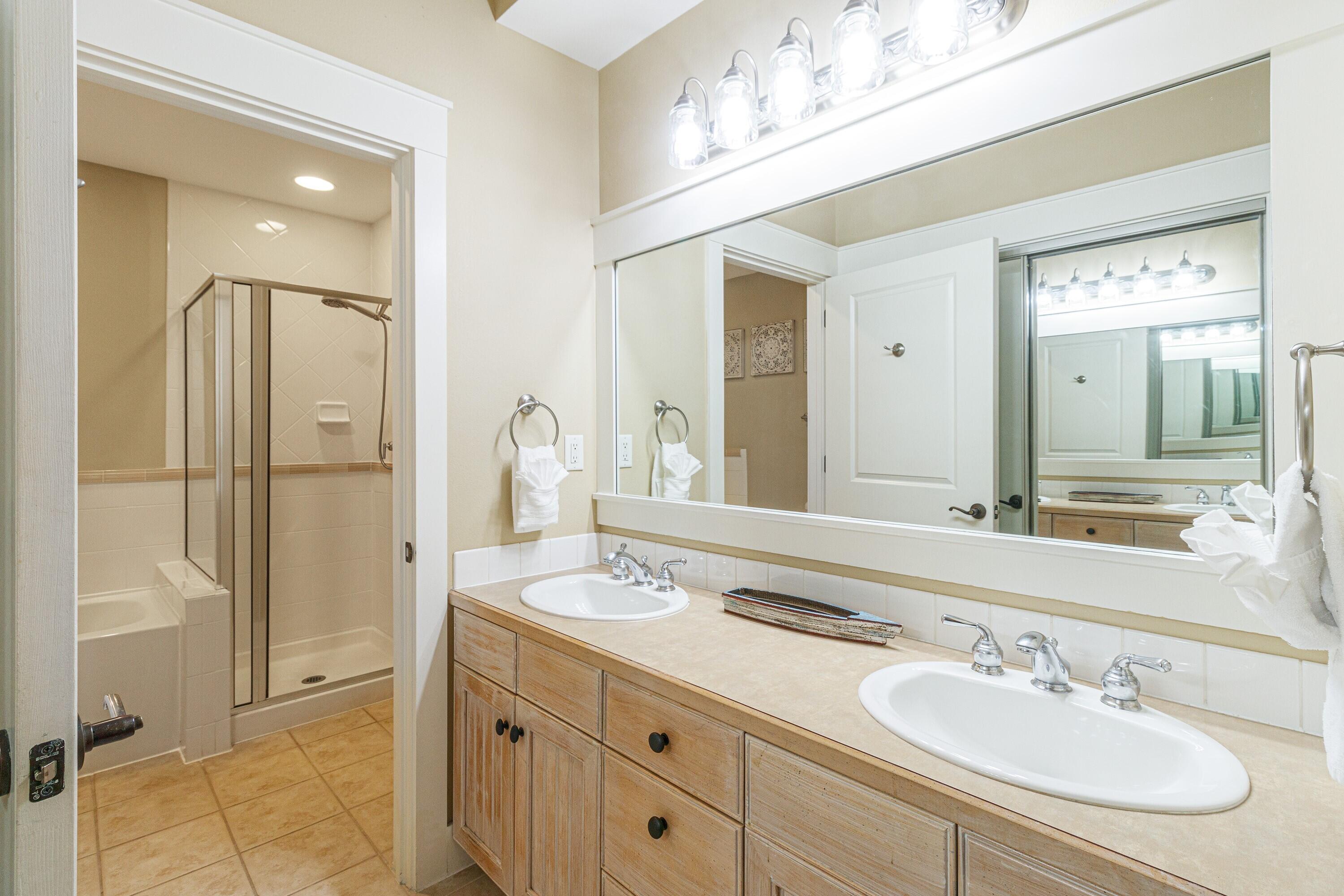 9300 Baytowne Wharf Boulevard, 115/117