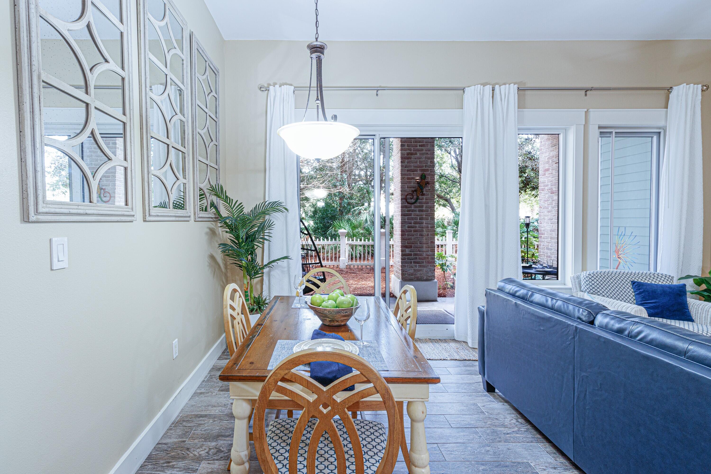 9300 Baytowne Wharf Boulevard, 115/117