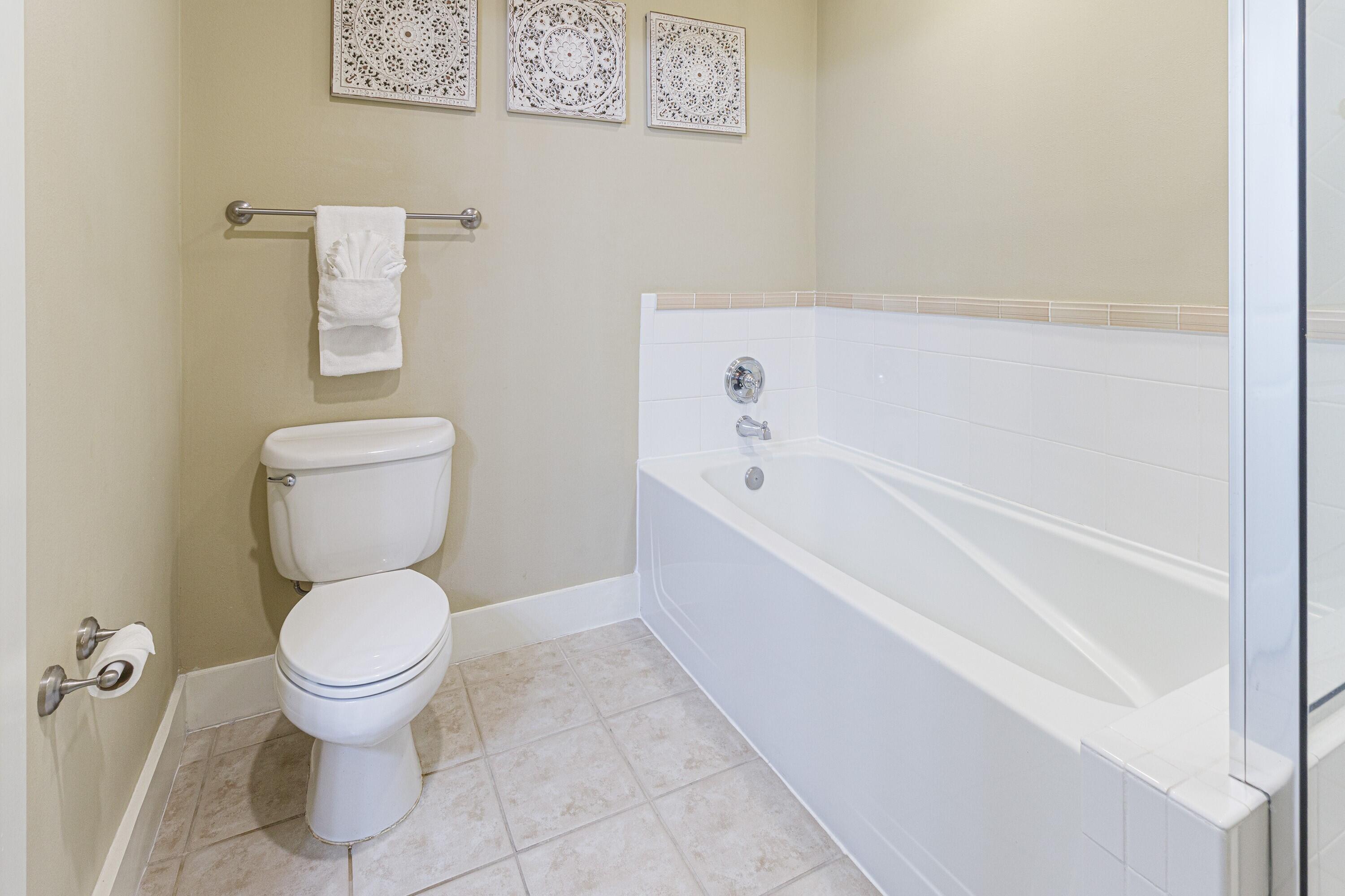 9300 Baytowne Wharf Boulevard, 115/117