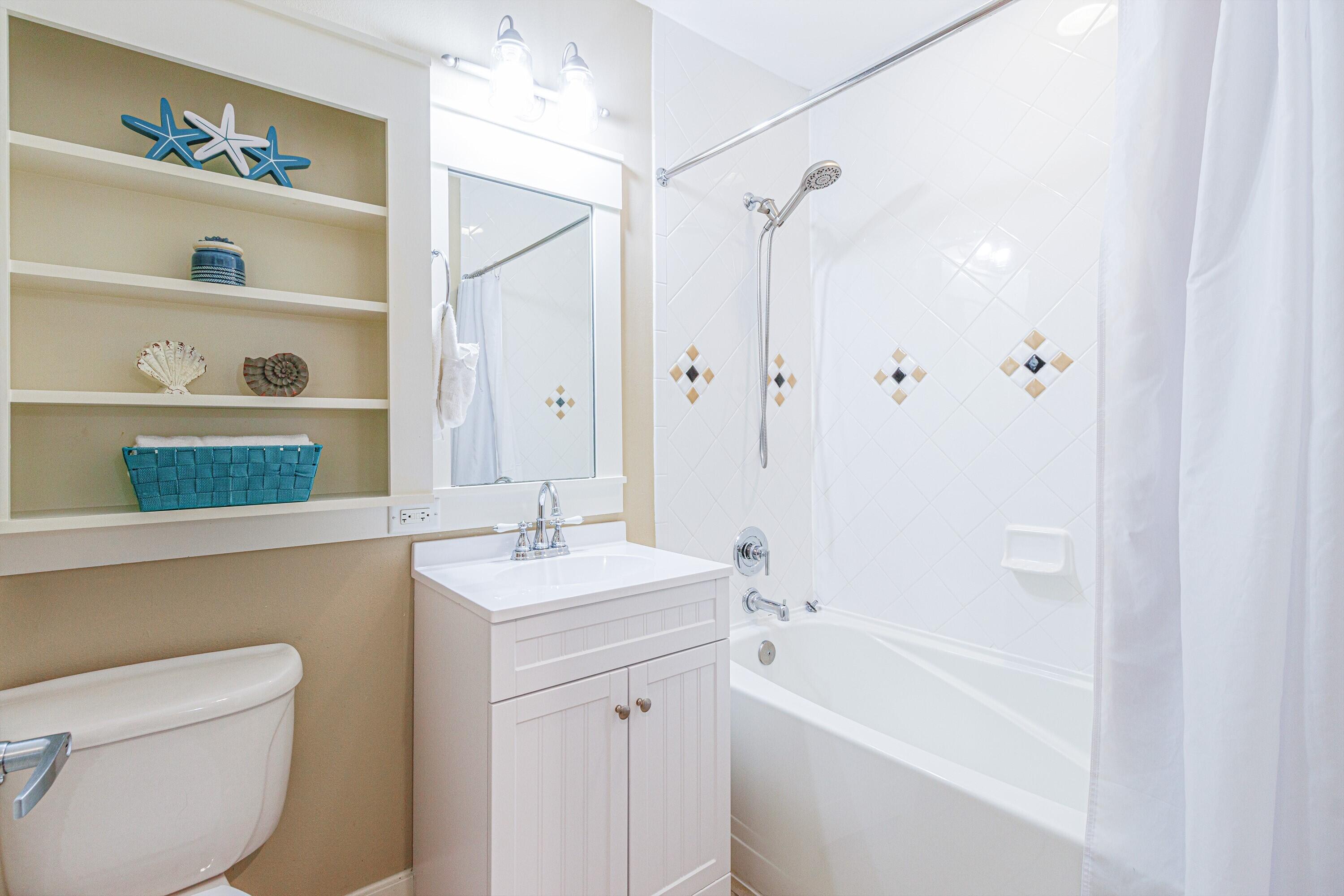 9300 Baytowne Wharf Boulevard, 115/117