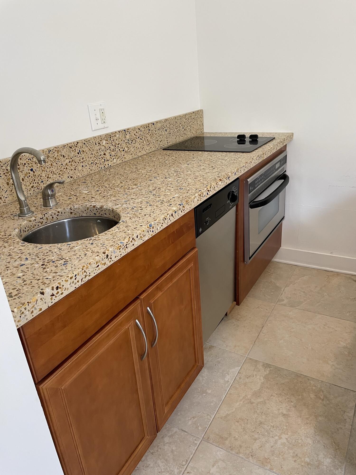 27 Quincy Circle, 2B