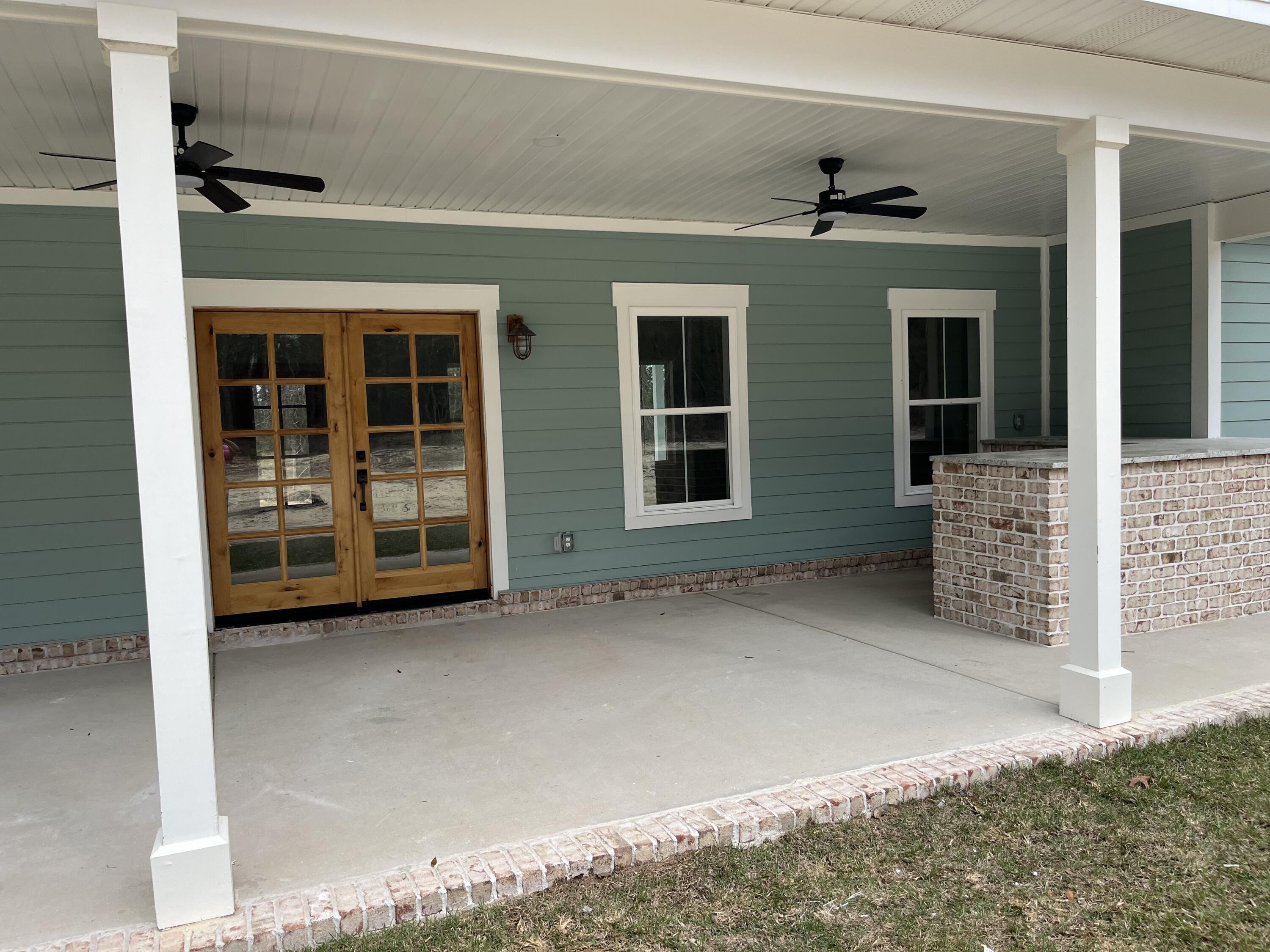 801 Spring Lake Road, DeFuniak Springs