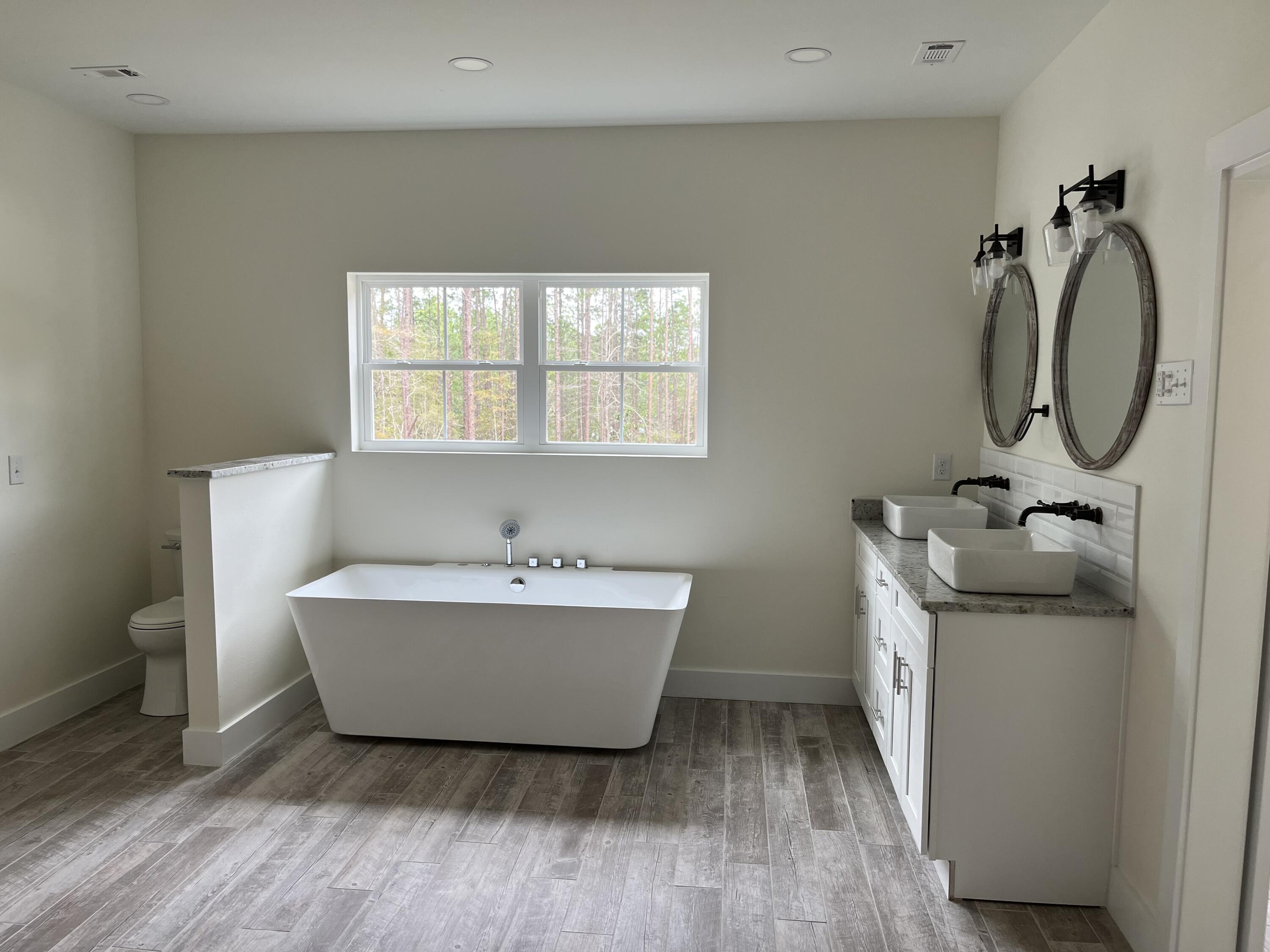 801 Spring Lake Road, DeFuniak Springs
