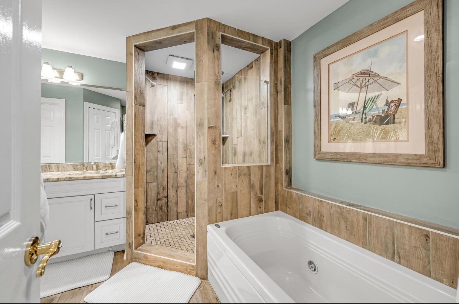 7115 Thomas Drive, 1105