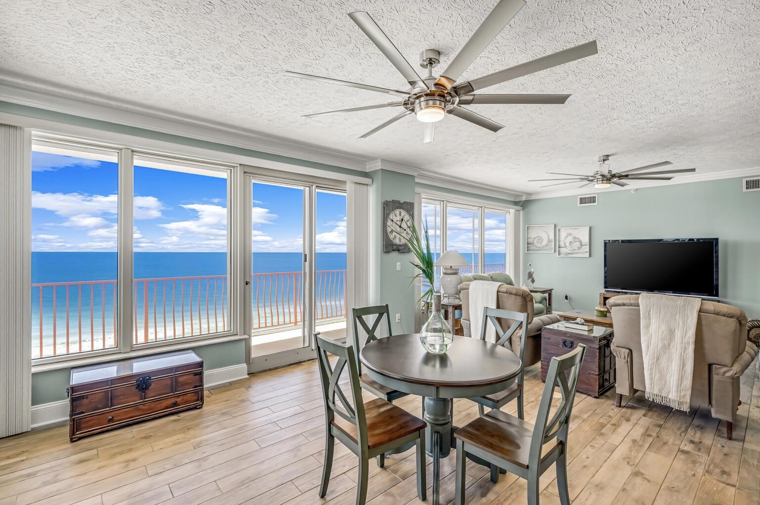 7115 Thomas Drive, 1105