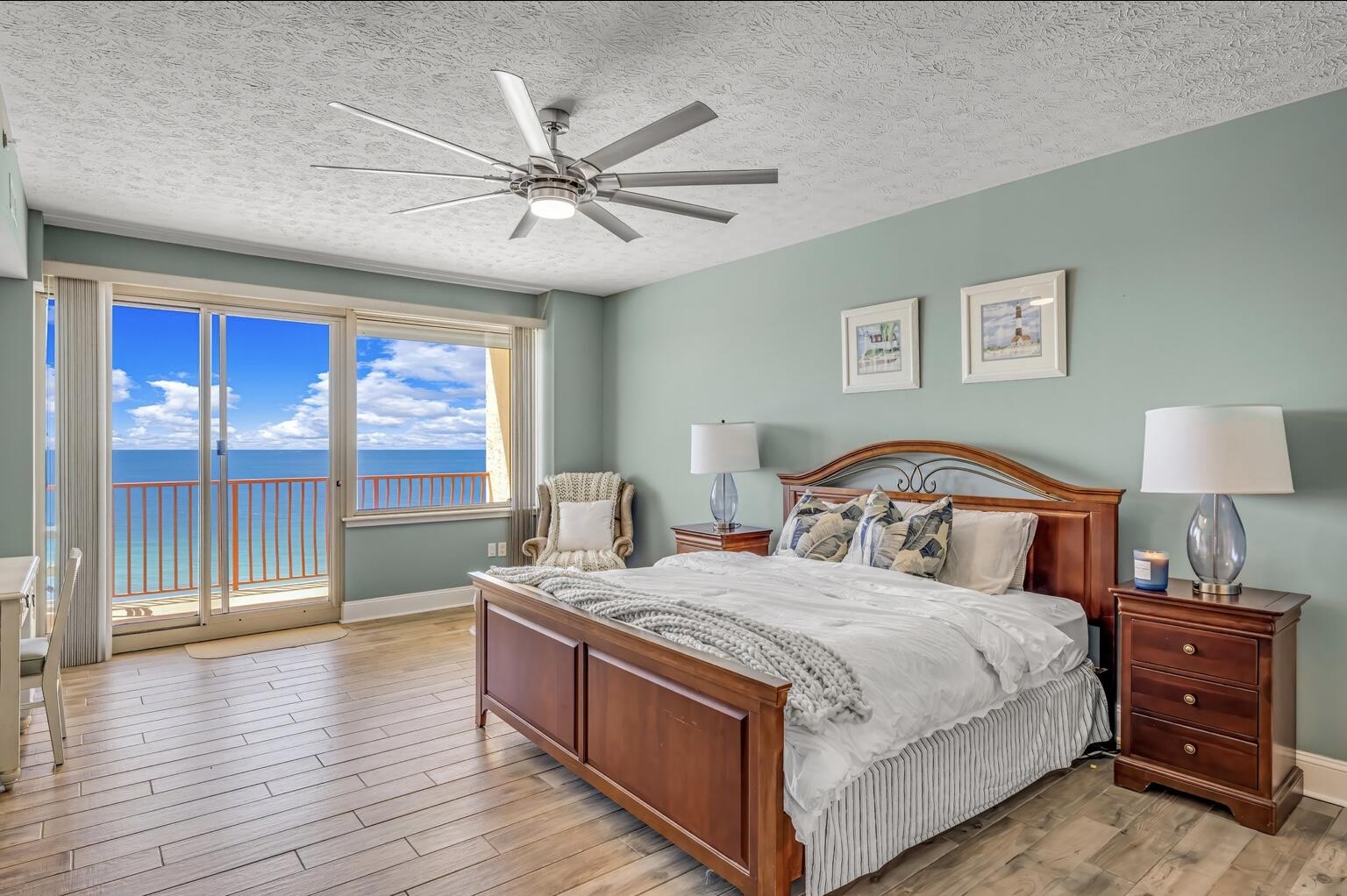 7115 Thomas Drive, 1105