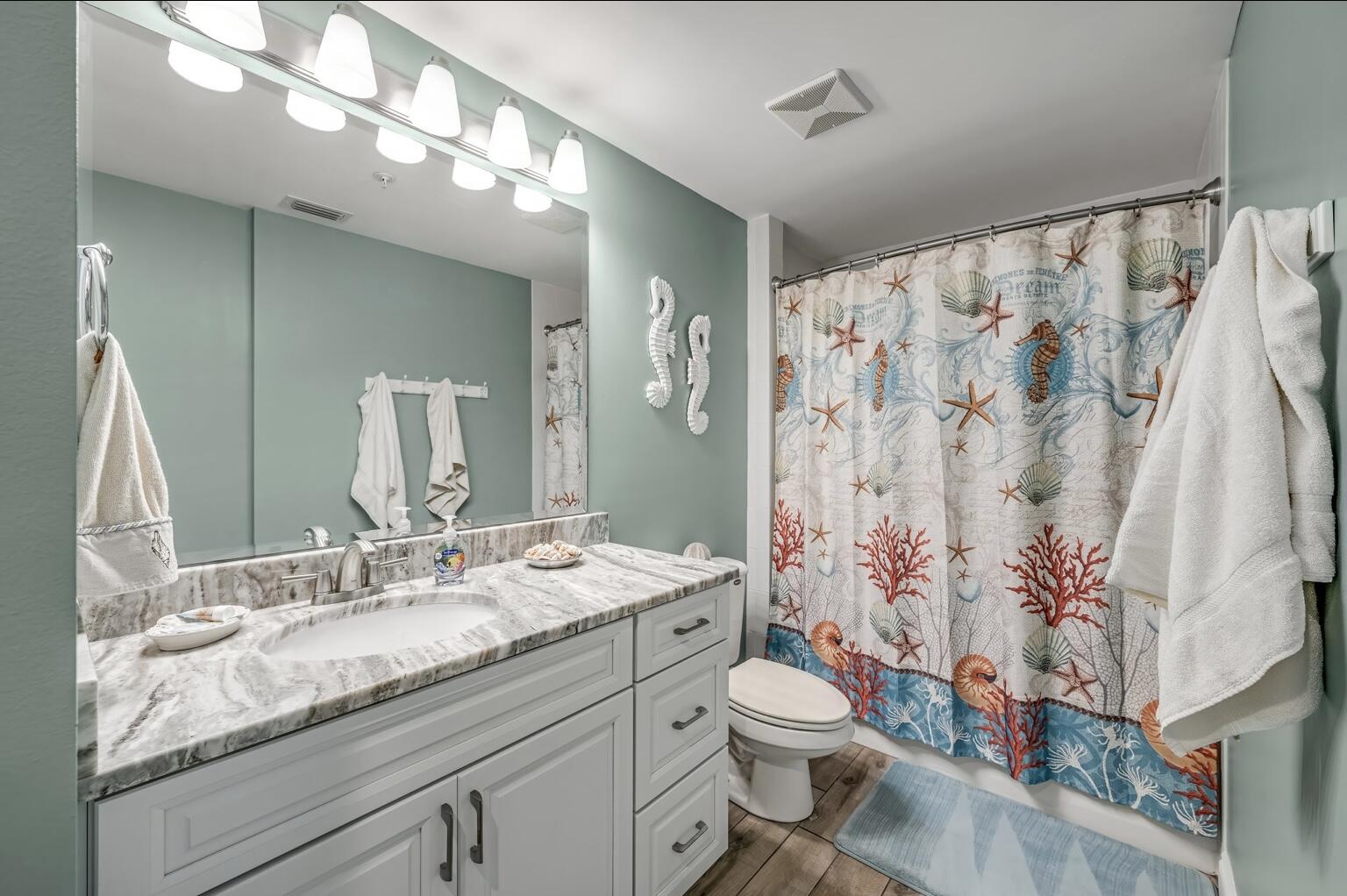 7115 Thomas Drive, 1105