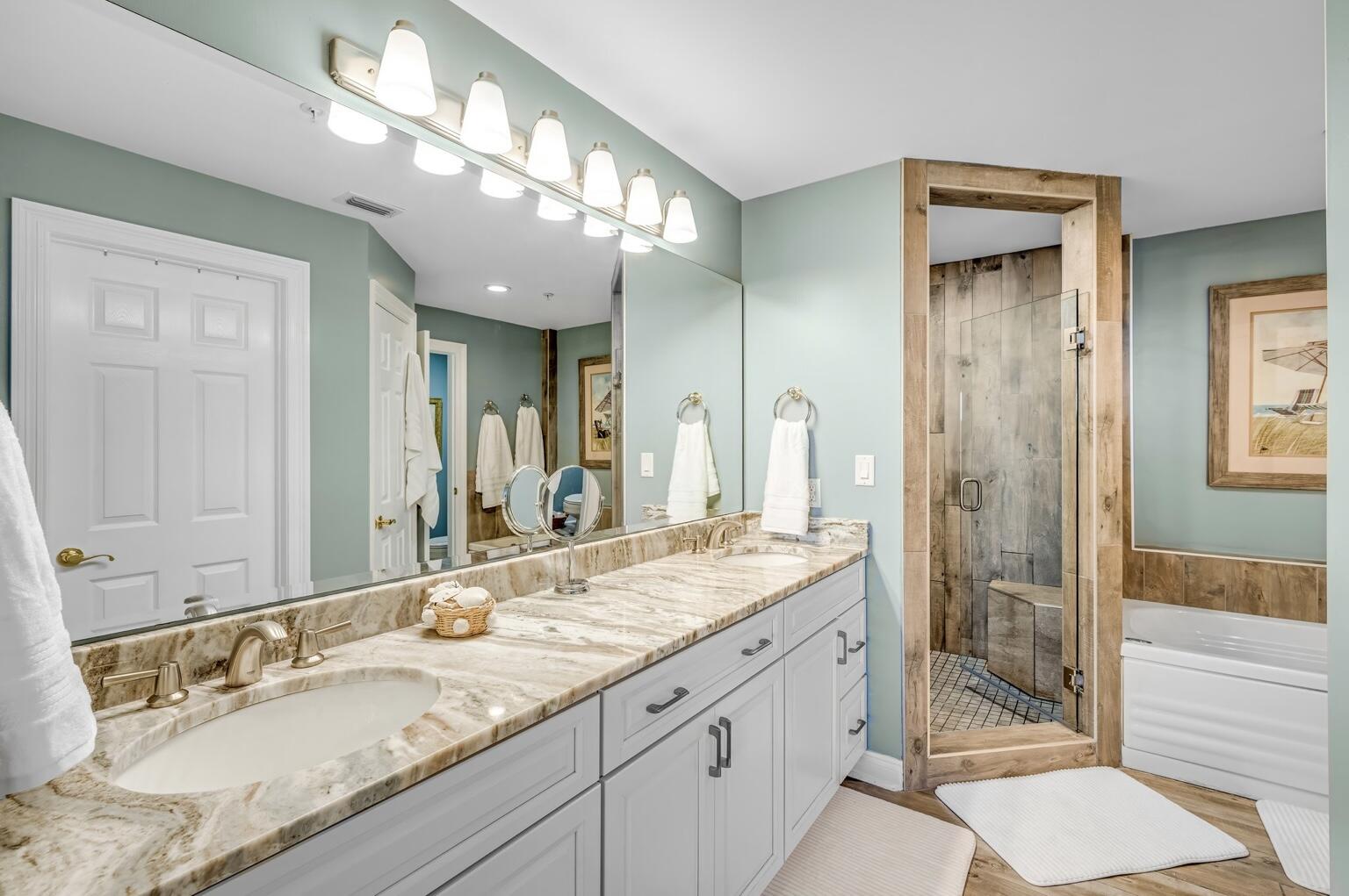 7115 Thomas Drive, 1105