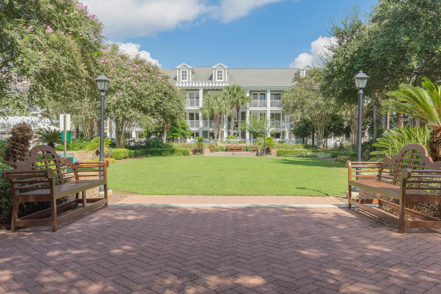 9300 Baytowne Wharf Boulevard, 307/309