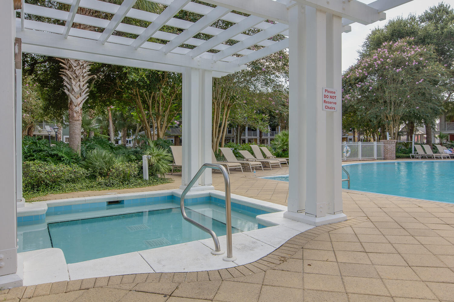 9300 Baytowne Wharf Boulevard, 307/309