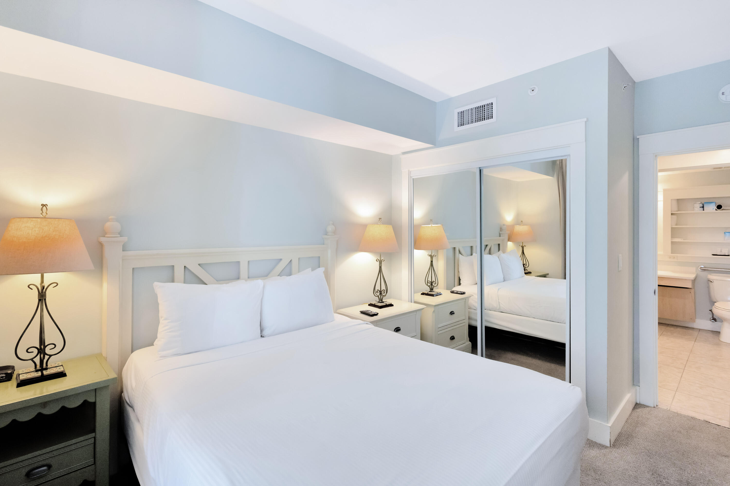 9300 Baytowne Wharf Boulevard, 307/309