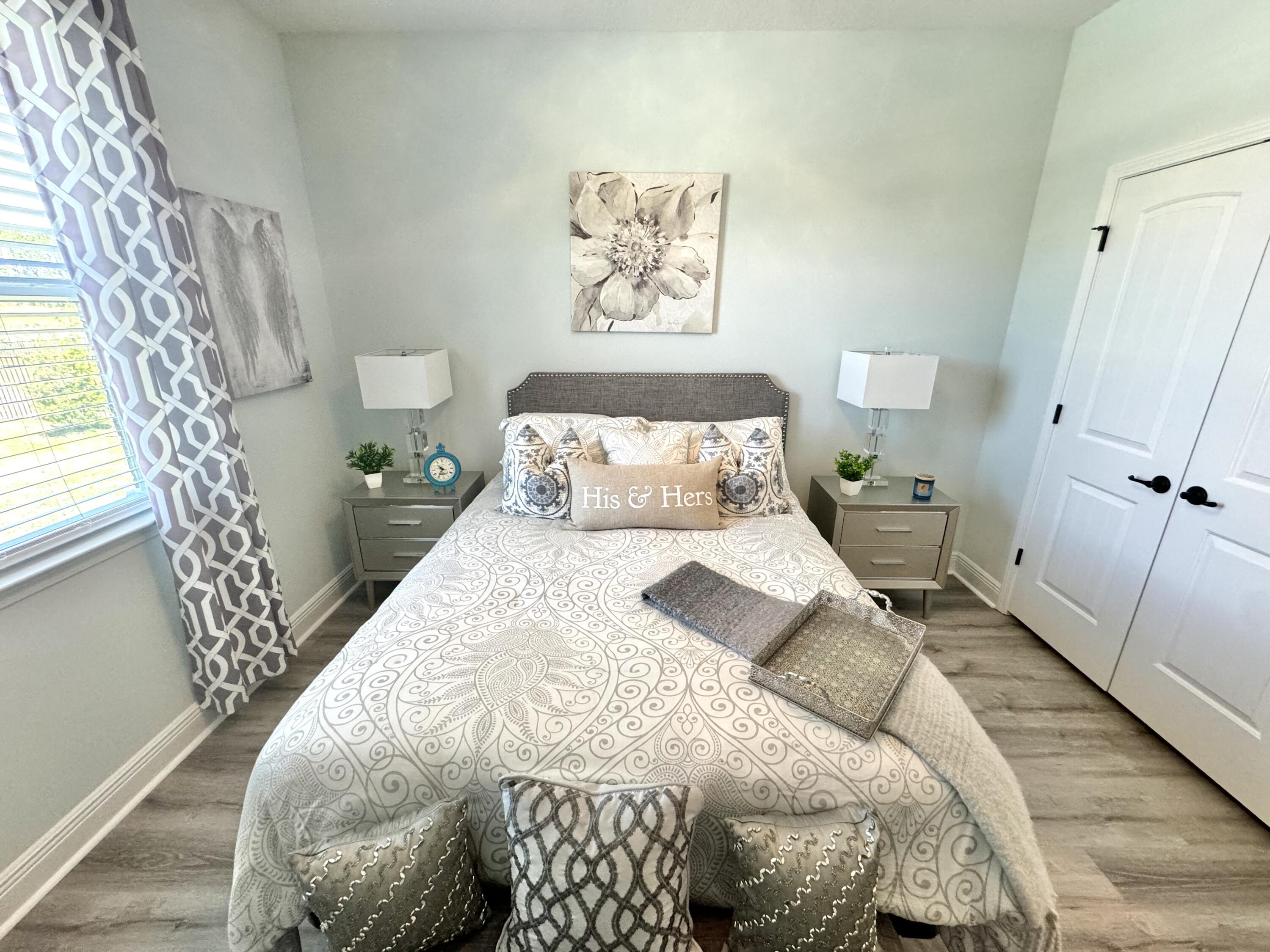 513 W Club House Drive