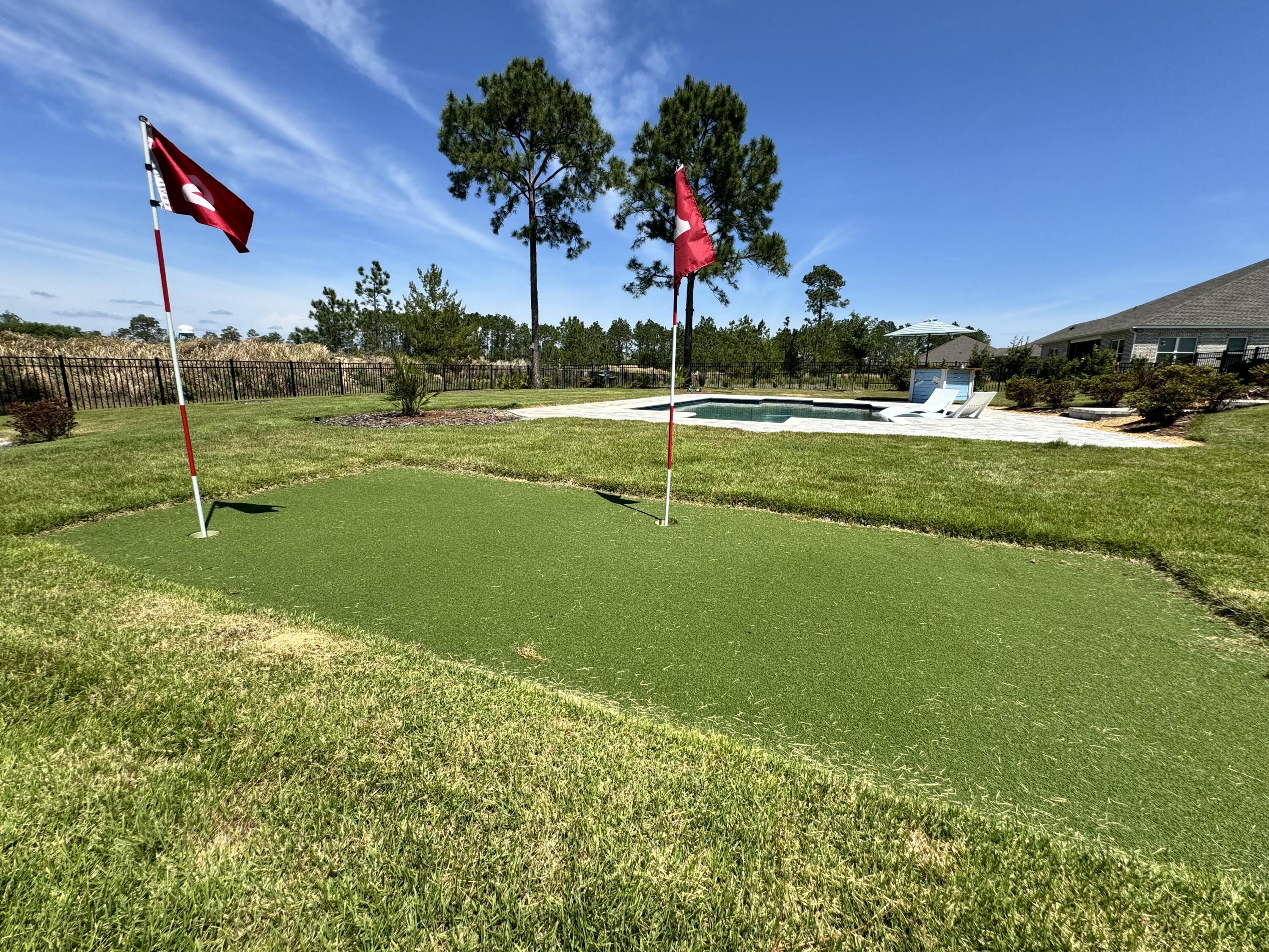 513 W Club House Drive