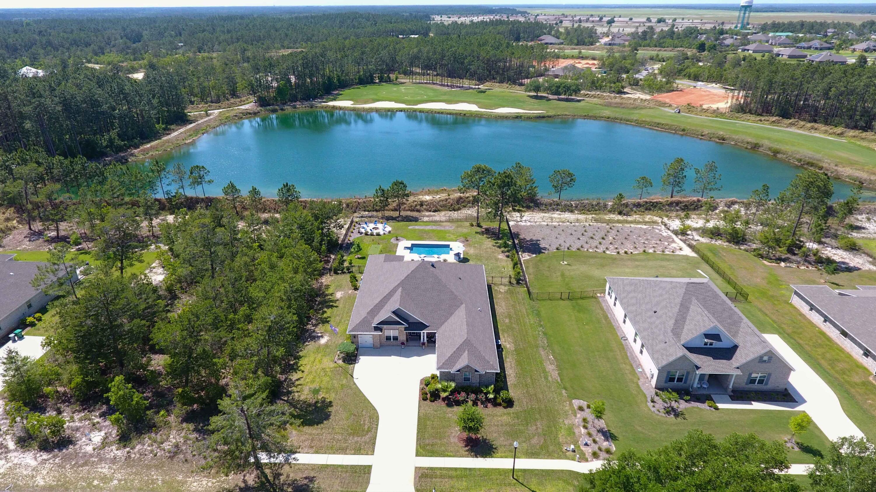 513 W Club House Drive