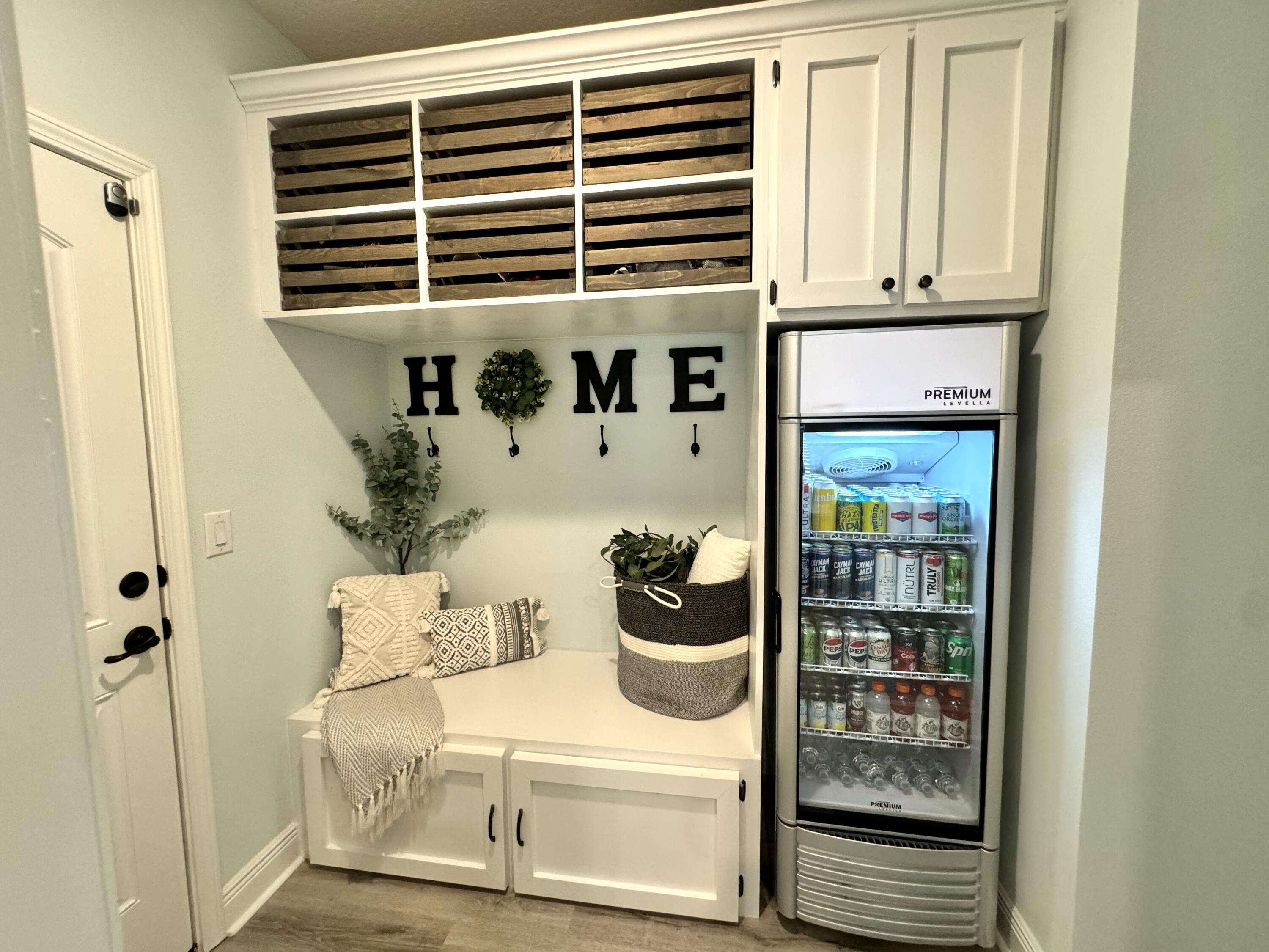 513 W Club House Drive