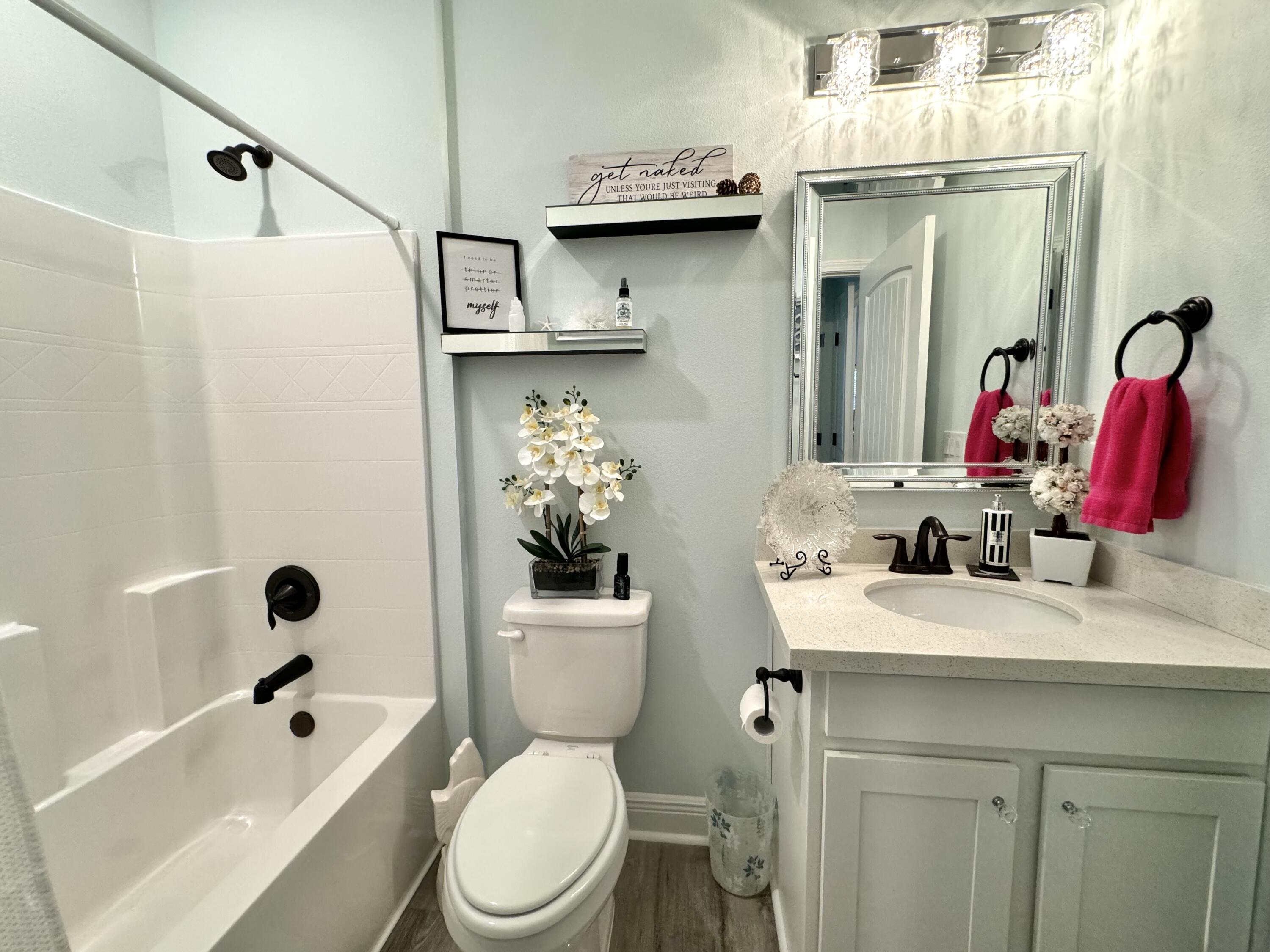 513 W Club House Drive