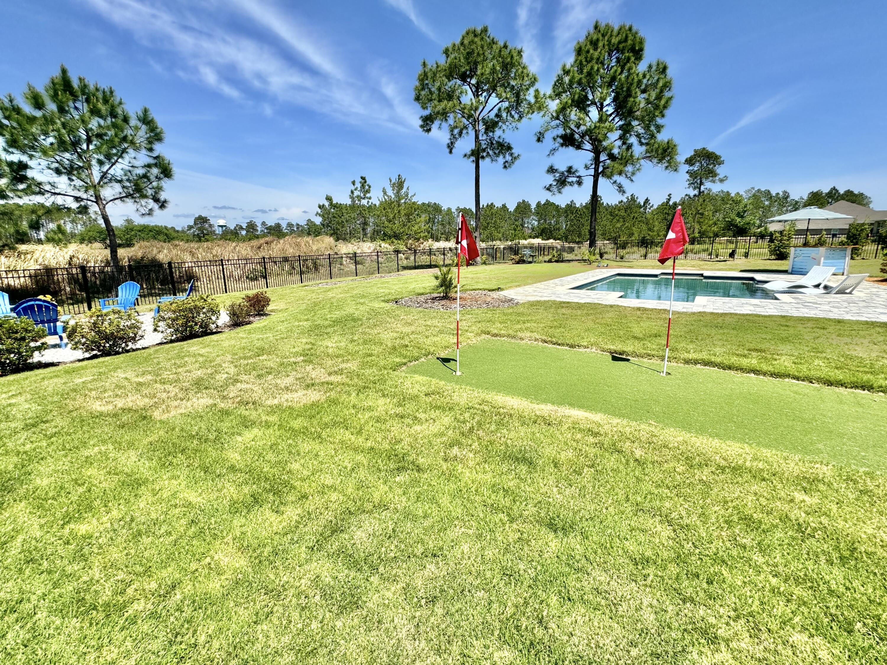 513 W Club House Drive