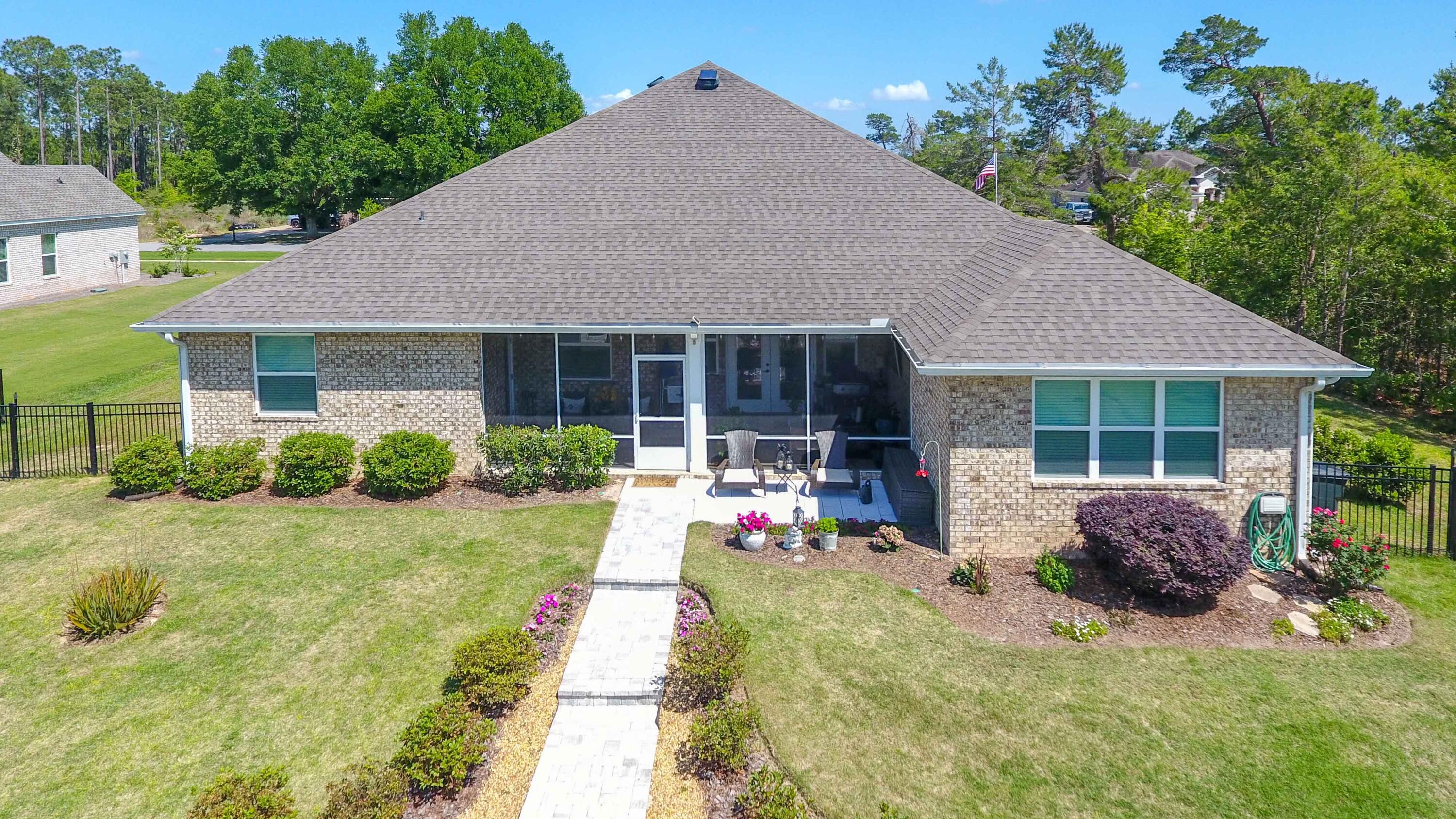 513 W Club House Drive