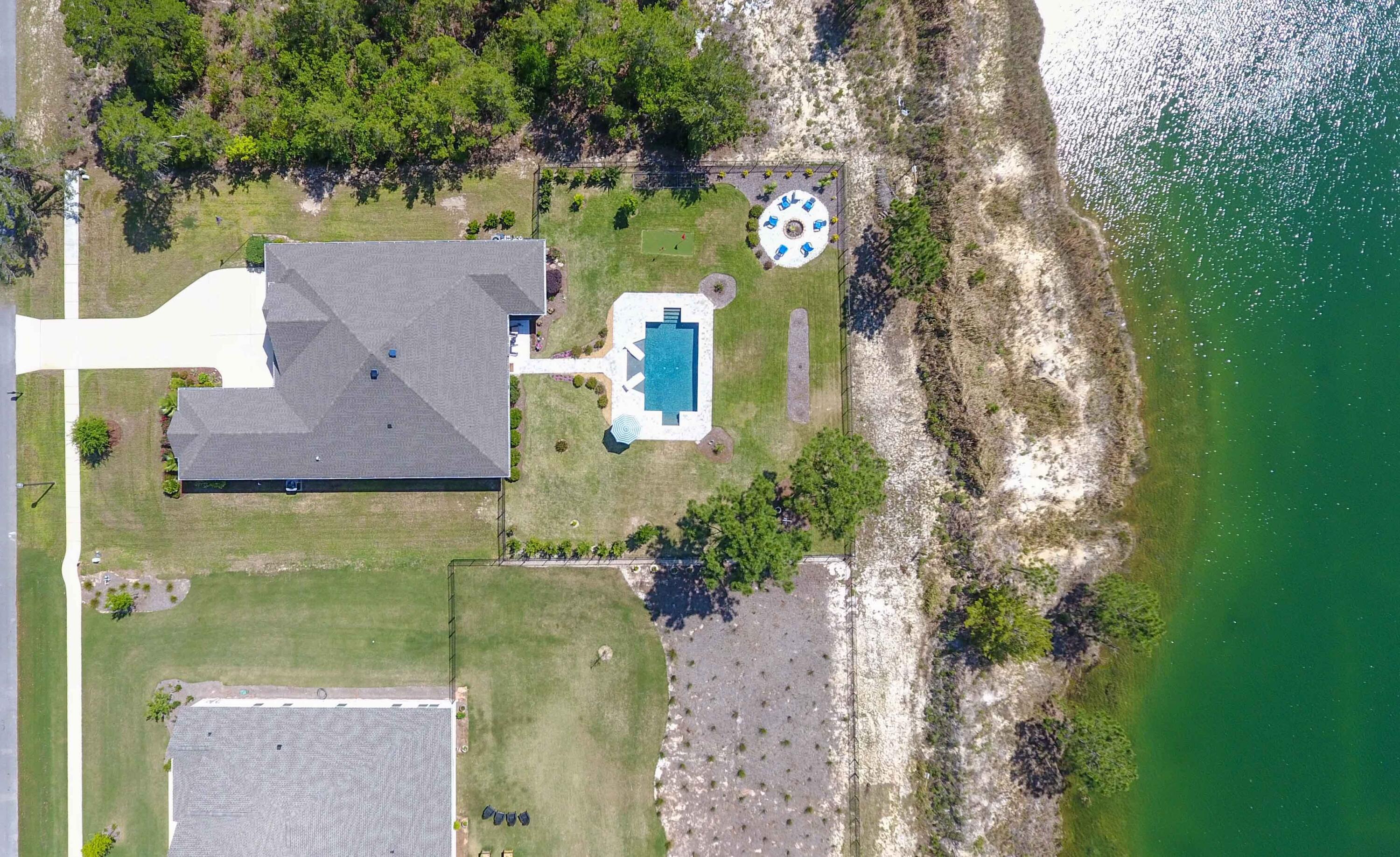 513 W Club House Drive