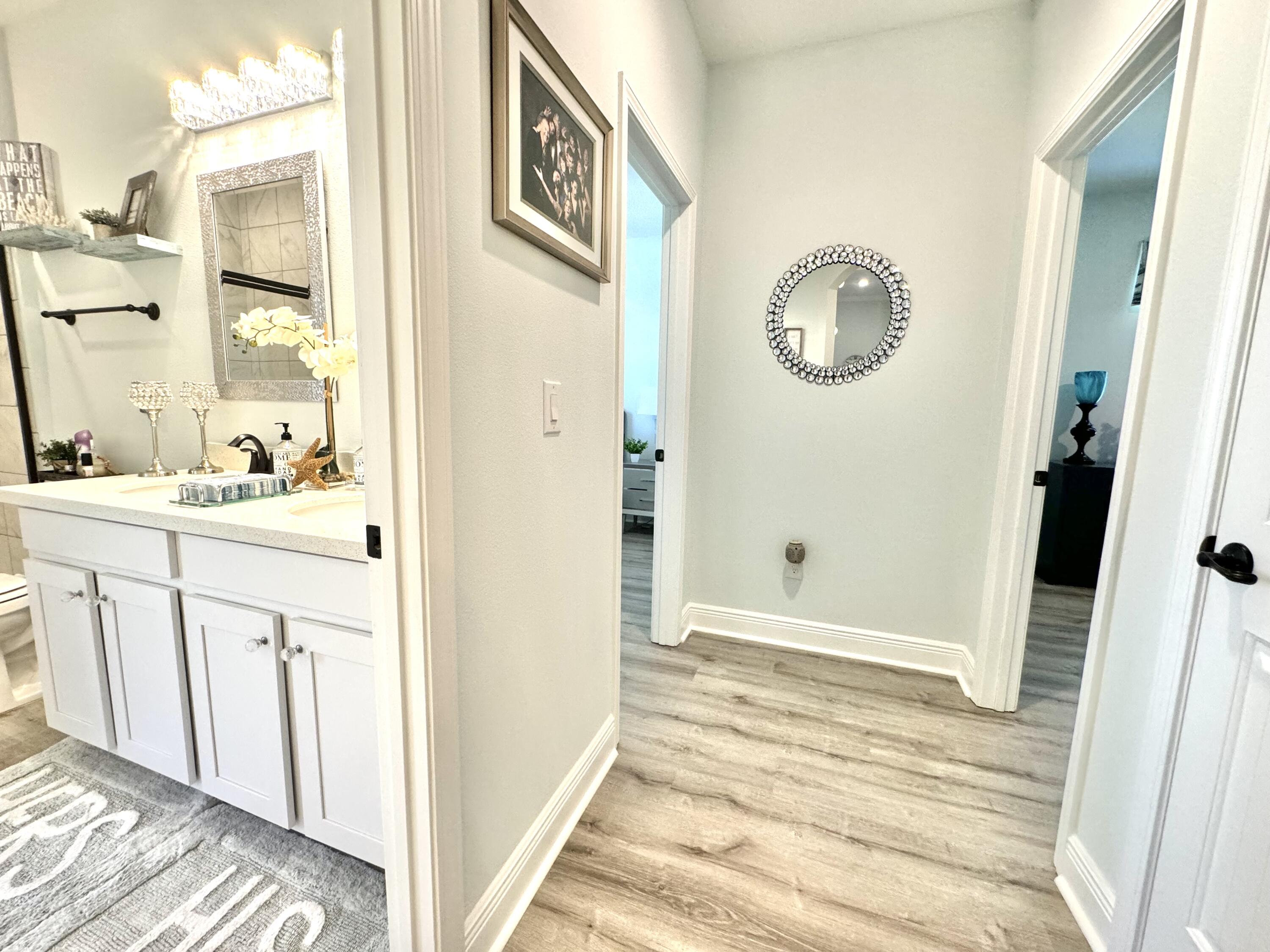 513 W Club House Drive