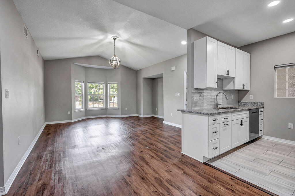 1501 N Partin Drive, 204