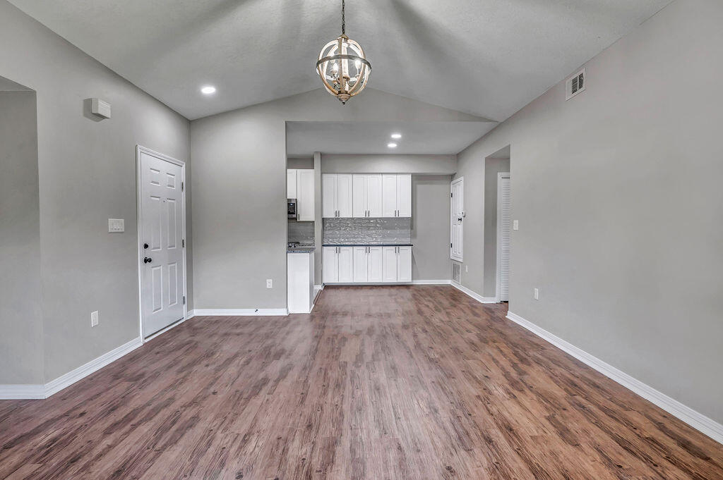 1501 N Partin Drive, 204