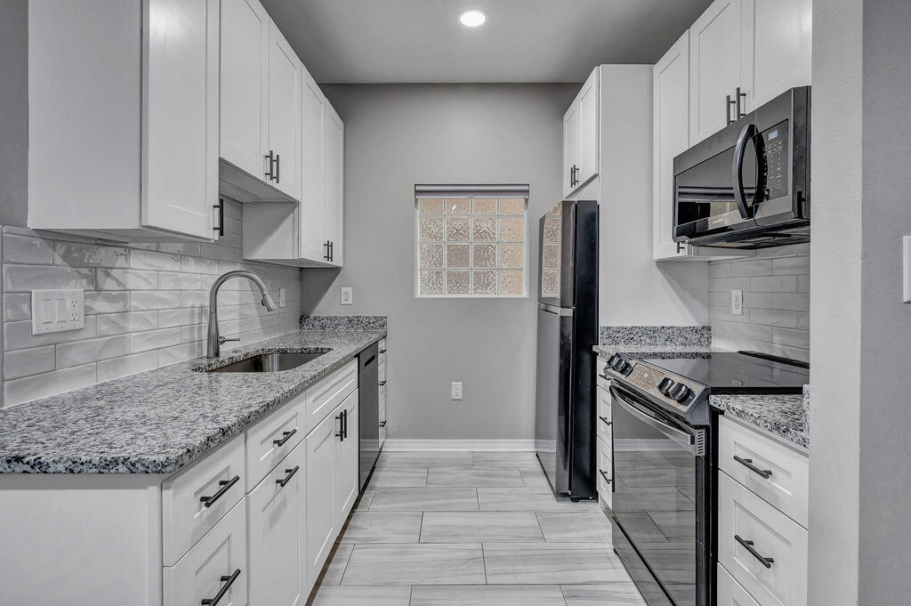 1501 N Partin Drive, 204