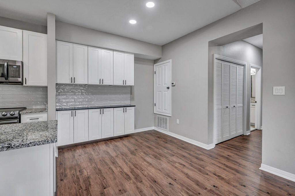 1501 N Partin Drive, 204