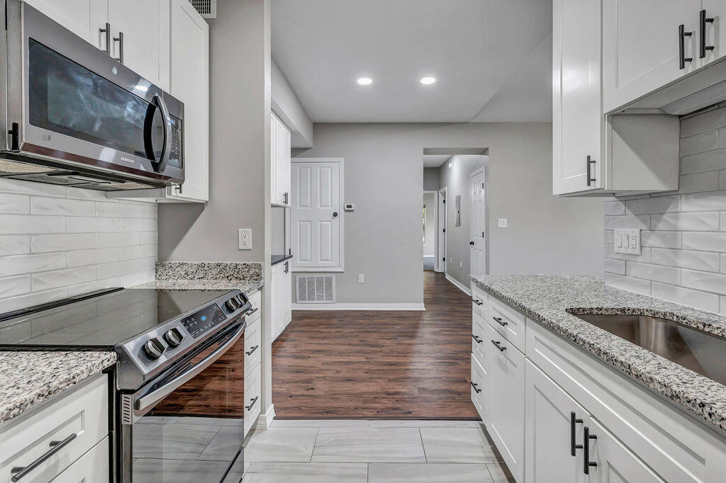 1501 N Partin Drive, 204
