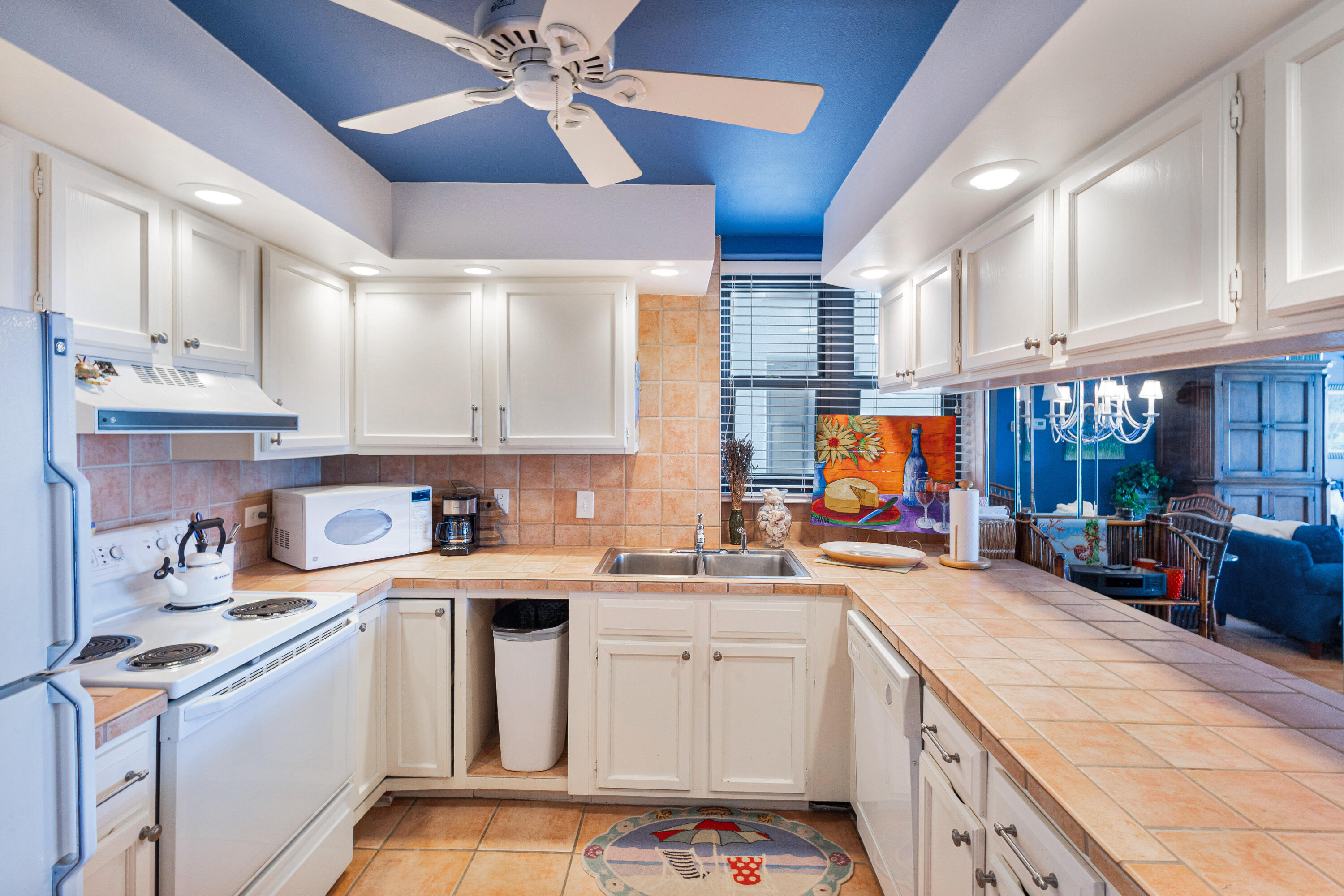 4095 Beachside One Drive, 4095