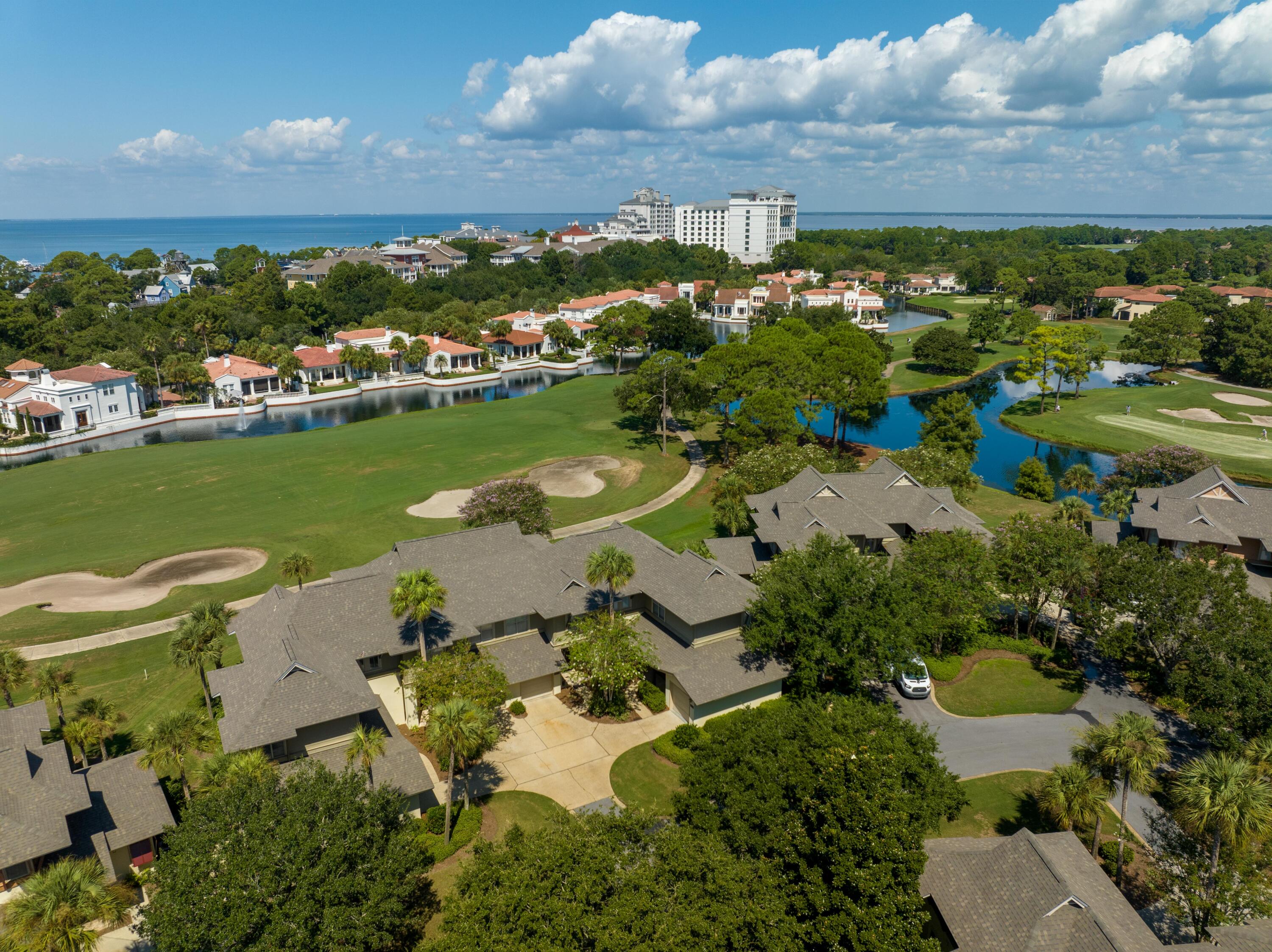 8605 Magnolia Bay Lane