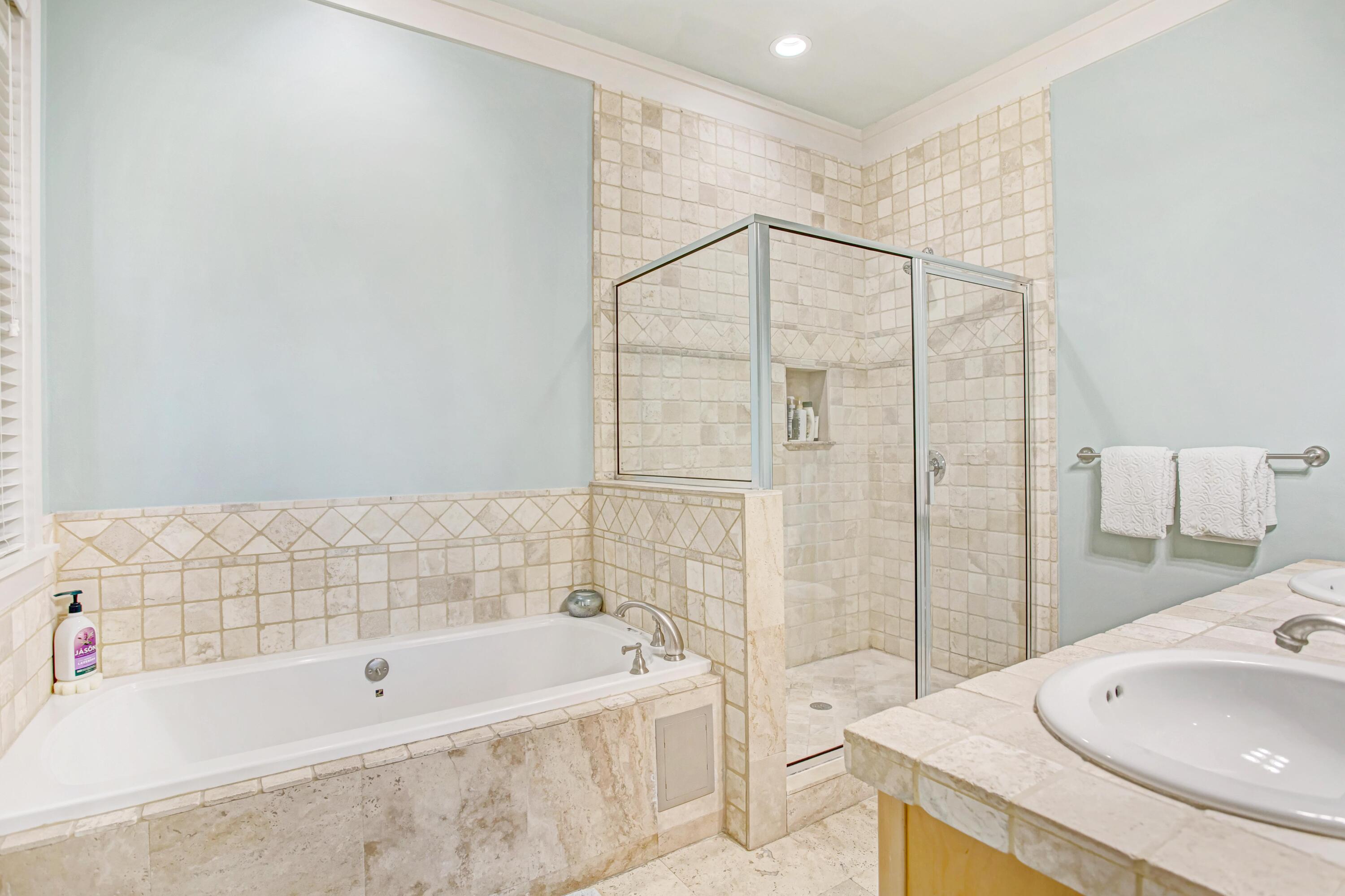 8605 Magnolia Bay Lane
