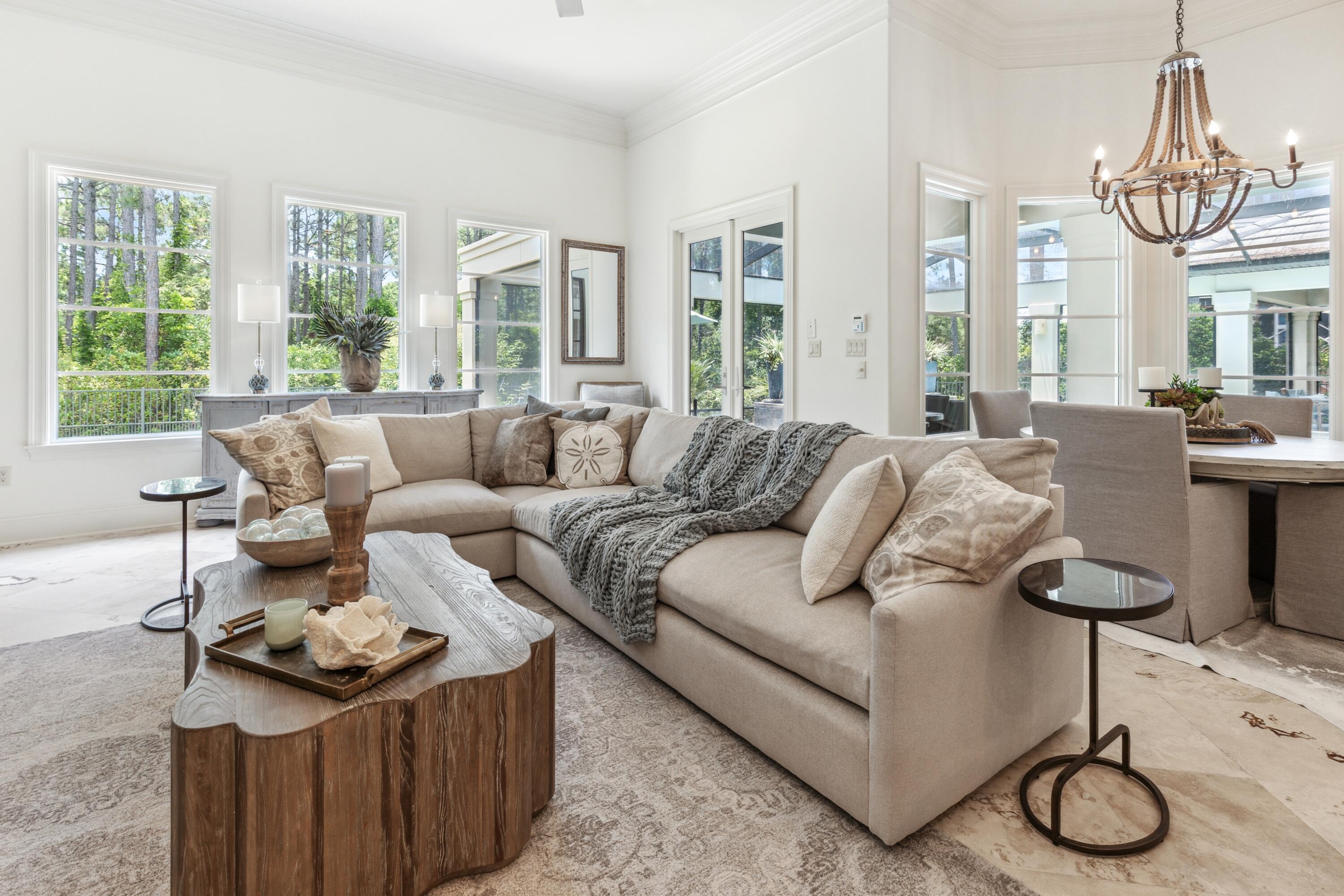 3413 Ravenwood Lane