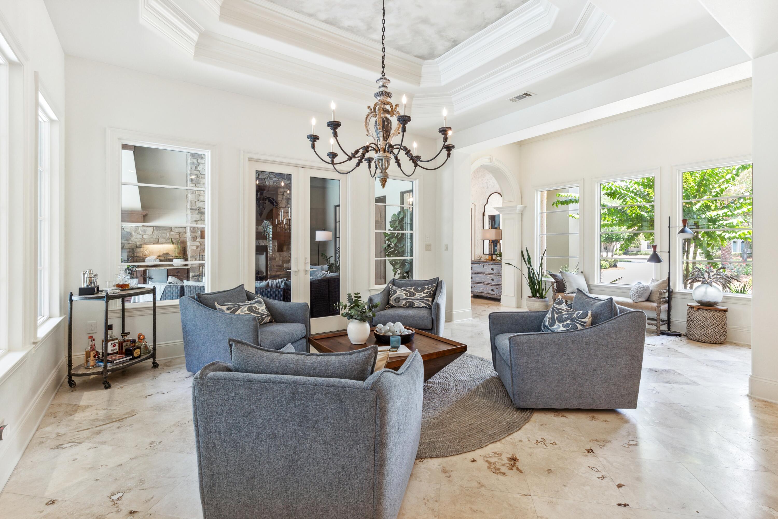 3413 Ravenwood Lane
