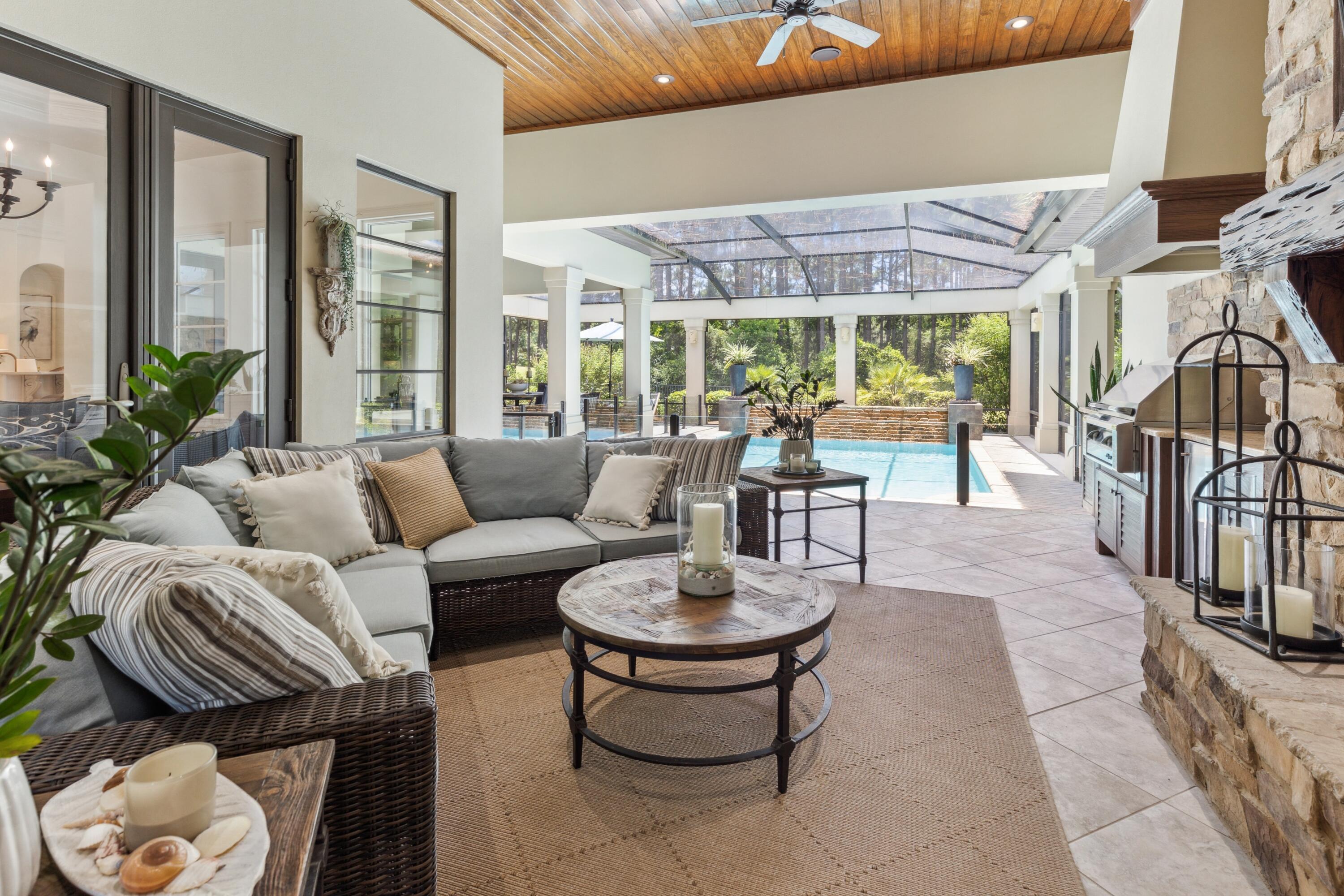 3413 Ravenwood Lane