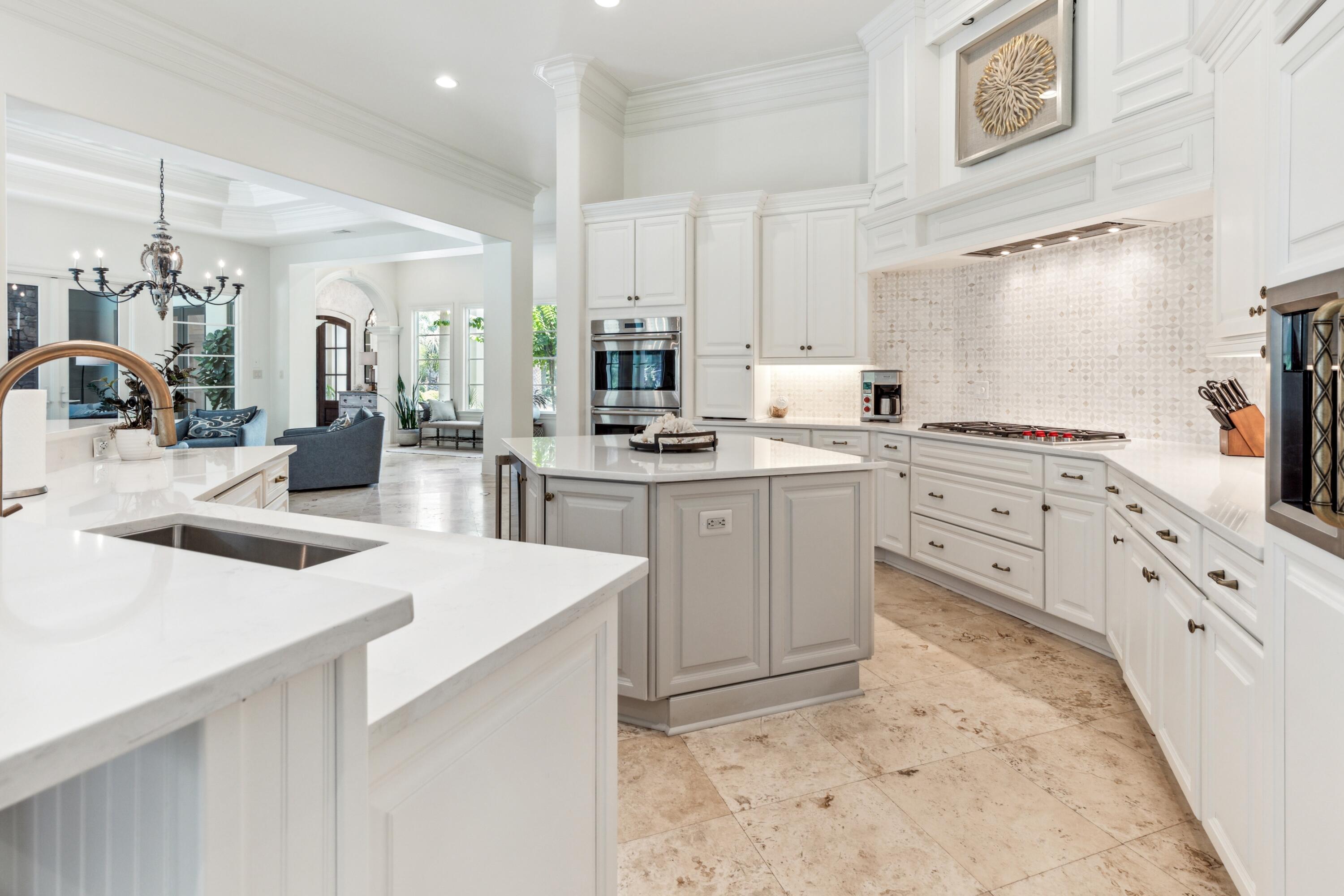 3413 Ravenwood Lane