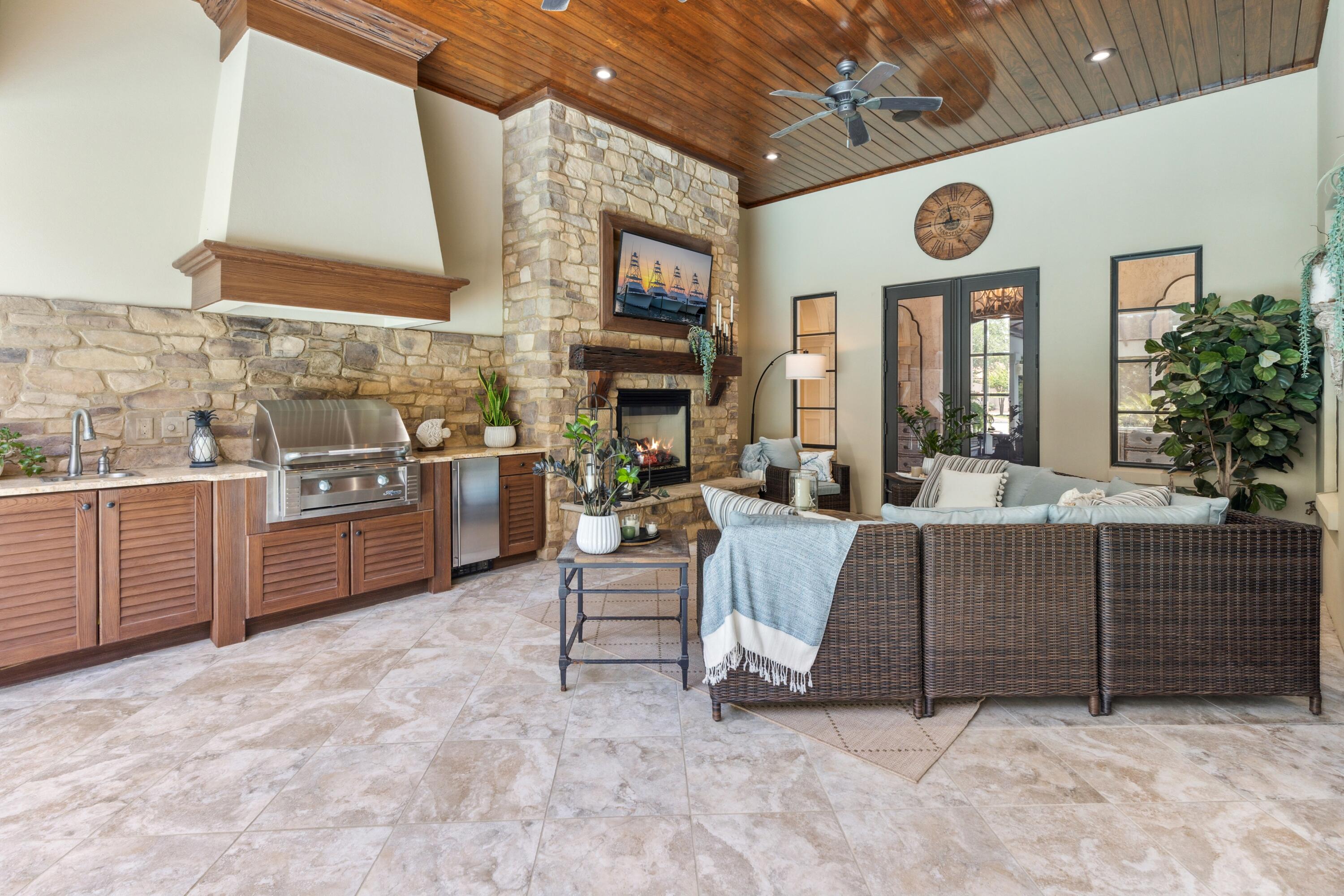 3413 Ravenwood Lane