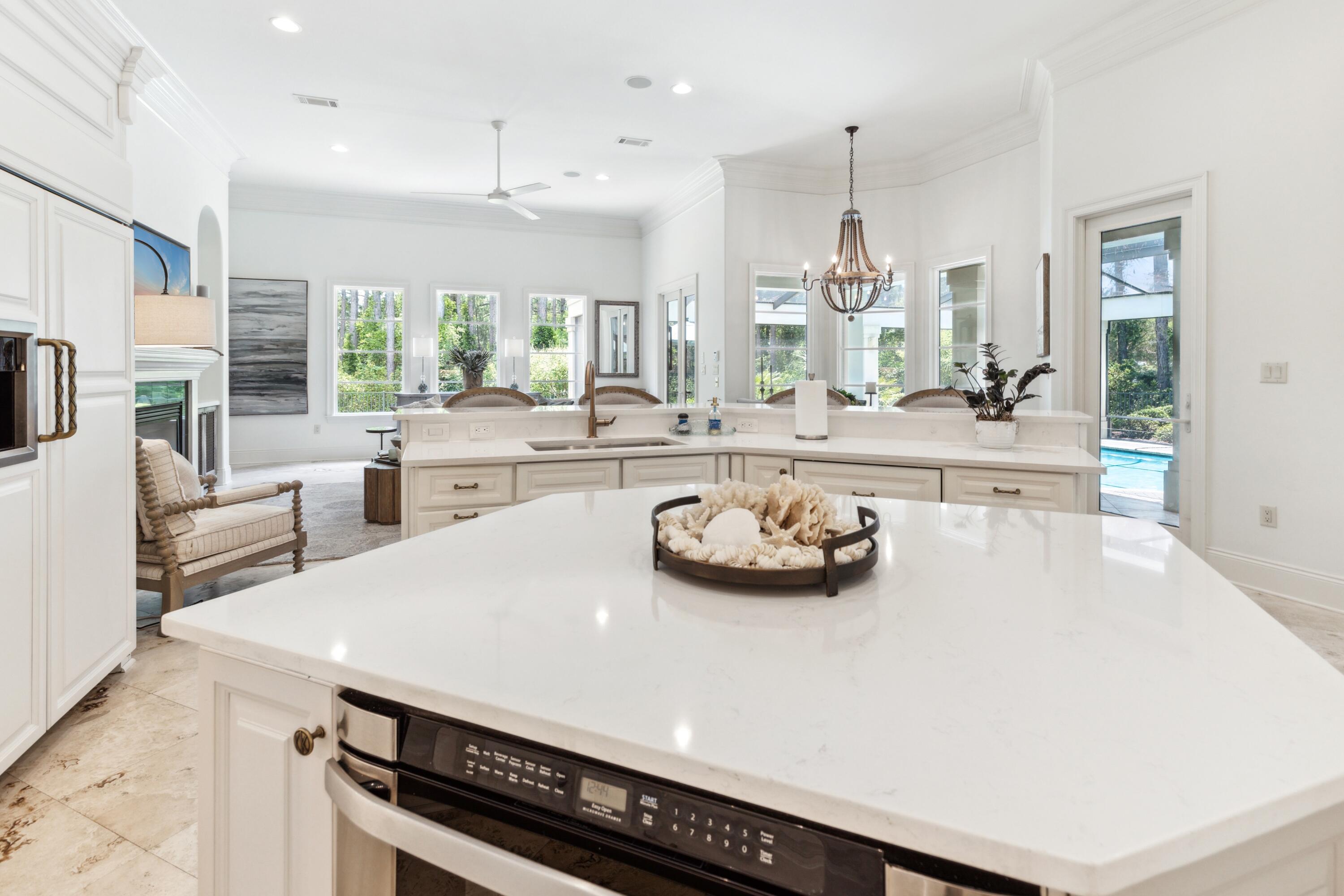 3413 Ravenwood Lane