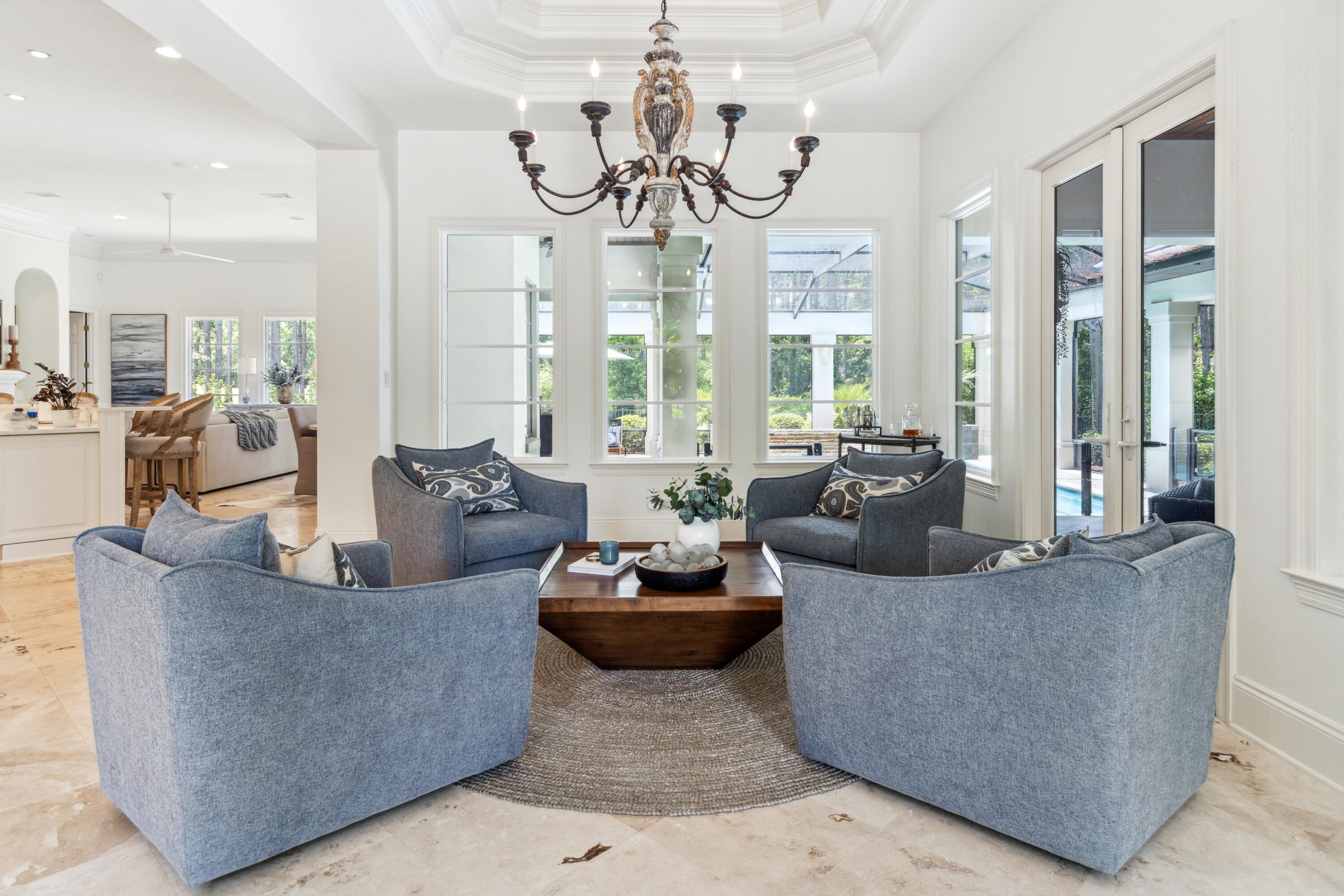 3413 Ravenwood Lane